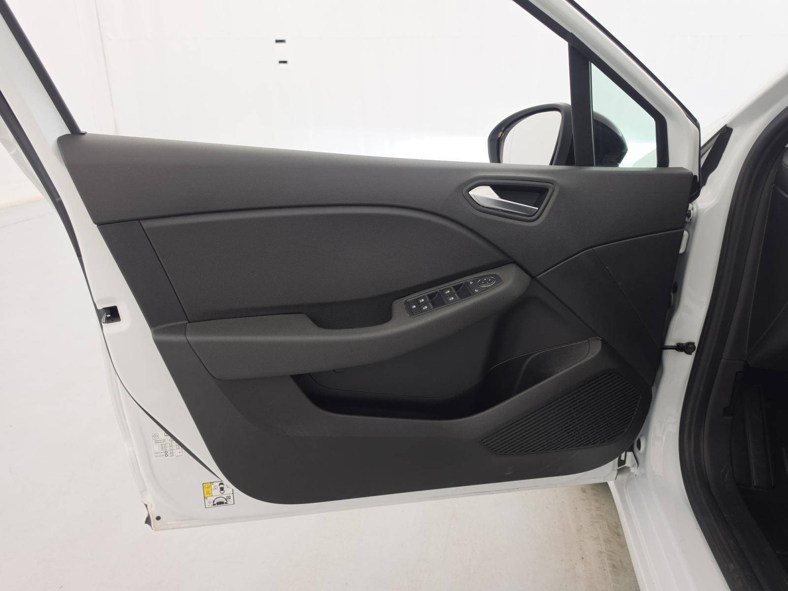 Vente en ligne Renault Clio 5 Clio TCe 90 au prix de 13 790 €