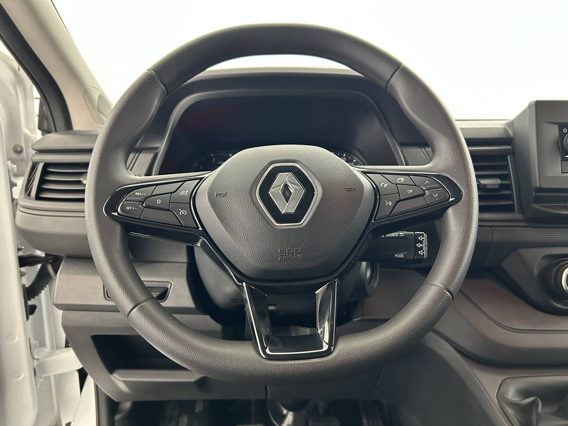 Vente en ligne Renault Trafic 3 Fourgon TRAFIC PC L2H1 3T BLUE DCI 150 au prix de 24 990 €