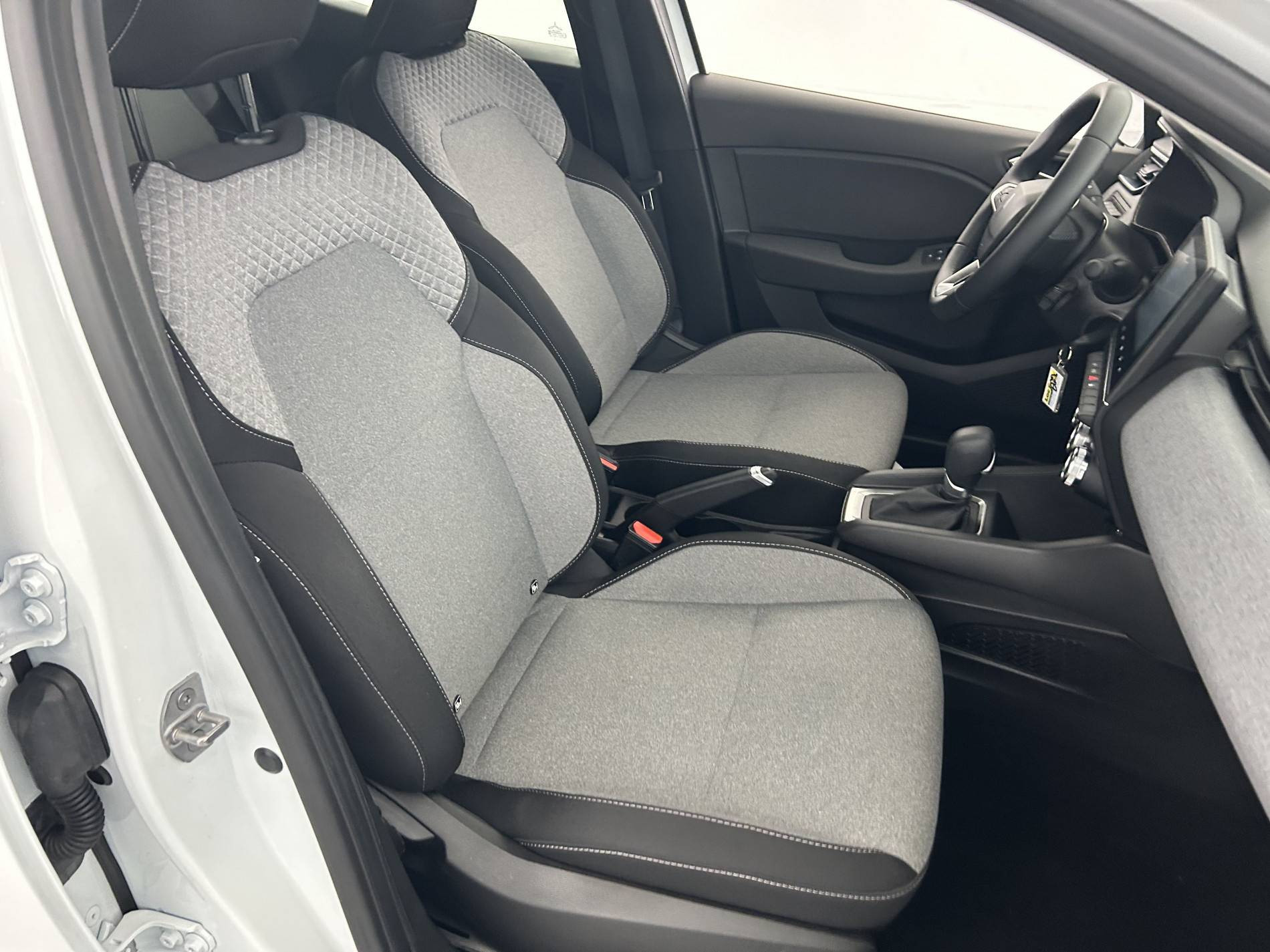 Vente en ligne Renault Clio 5 Clio E-Tech full hybrid 145 ch GSR2 au prix de 19 890 €