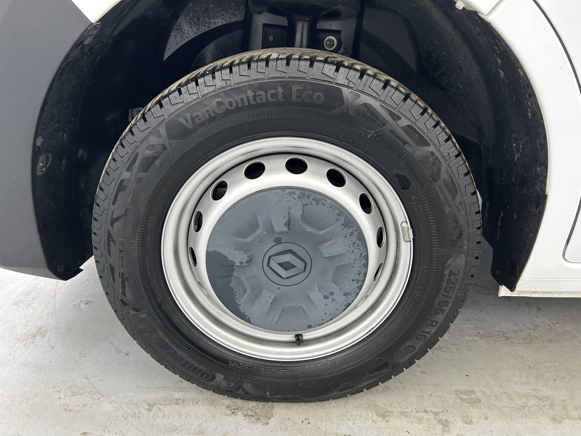 Vente en ligne Renault Master Fourgon MASTER FGN TRAC F3500 L2H2 BLUE DCI 135 au prix de 24 990 €