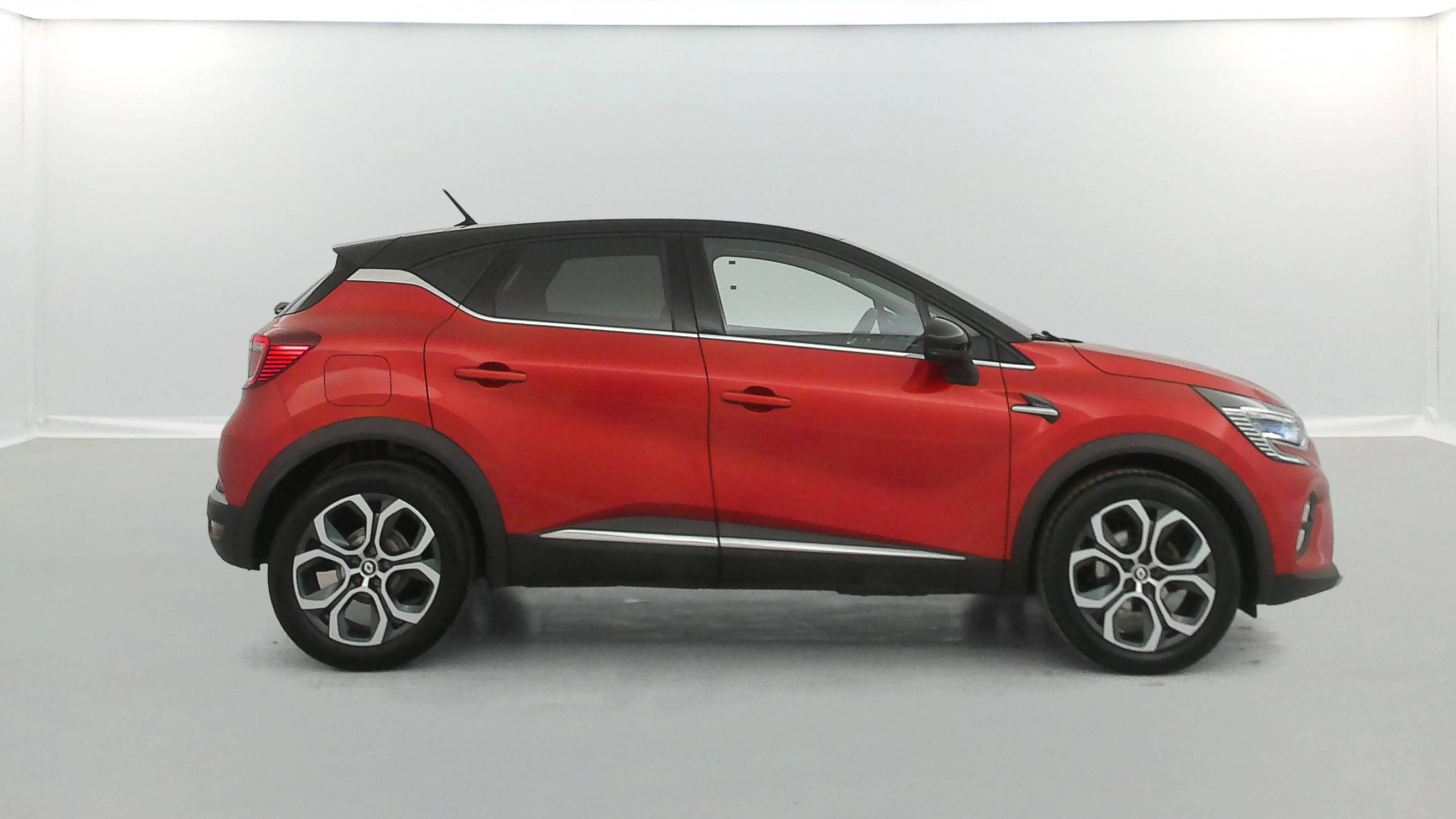 Vente en ligne Renault Captur  TCe 140 EDC - 21 au prix de 17 590 €