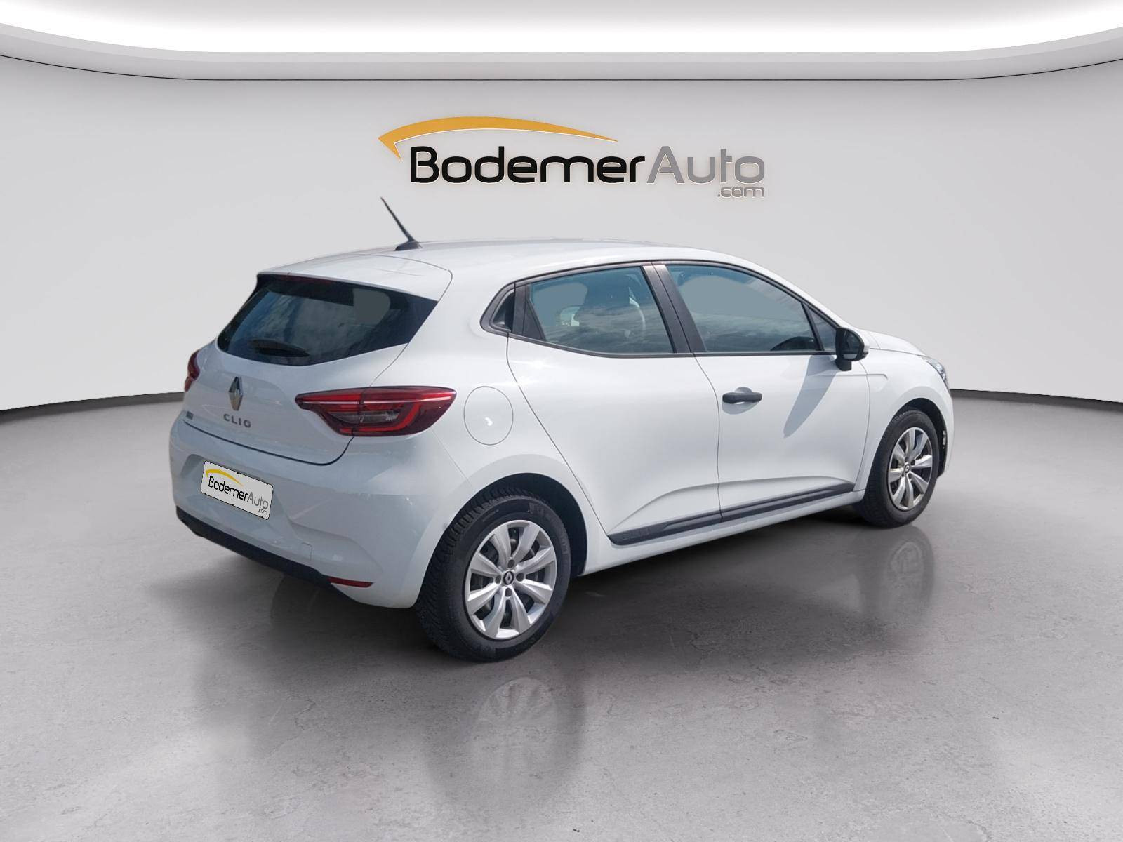 Vente en ligne Renault Clio 5 CLIO SOCIETE BLUE DCI 100 - 21N au prix de 11 990 €