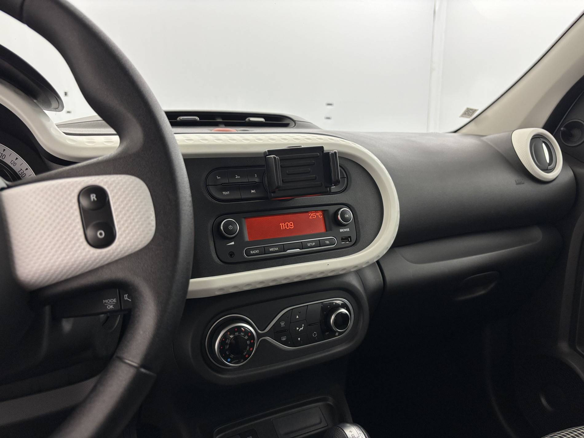 Vente en ligne Renault Twingo Electrique Twingo III E-Tech au prix de 13 890 €