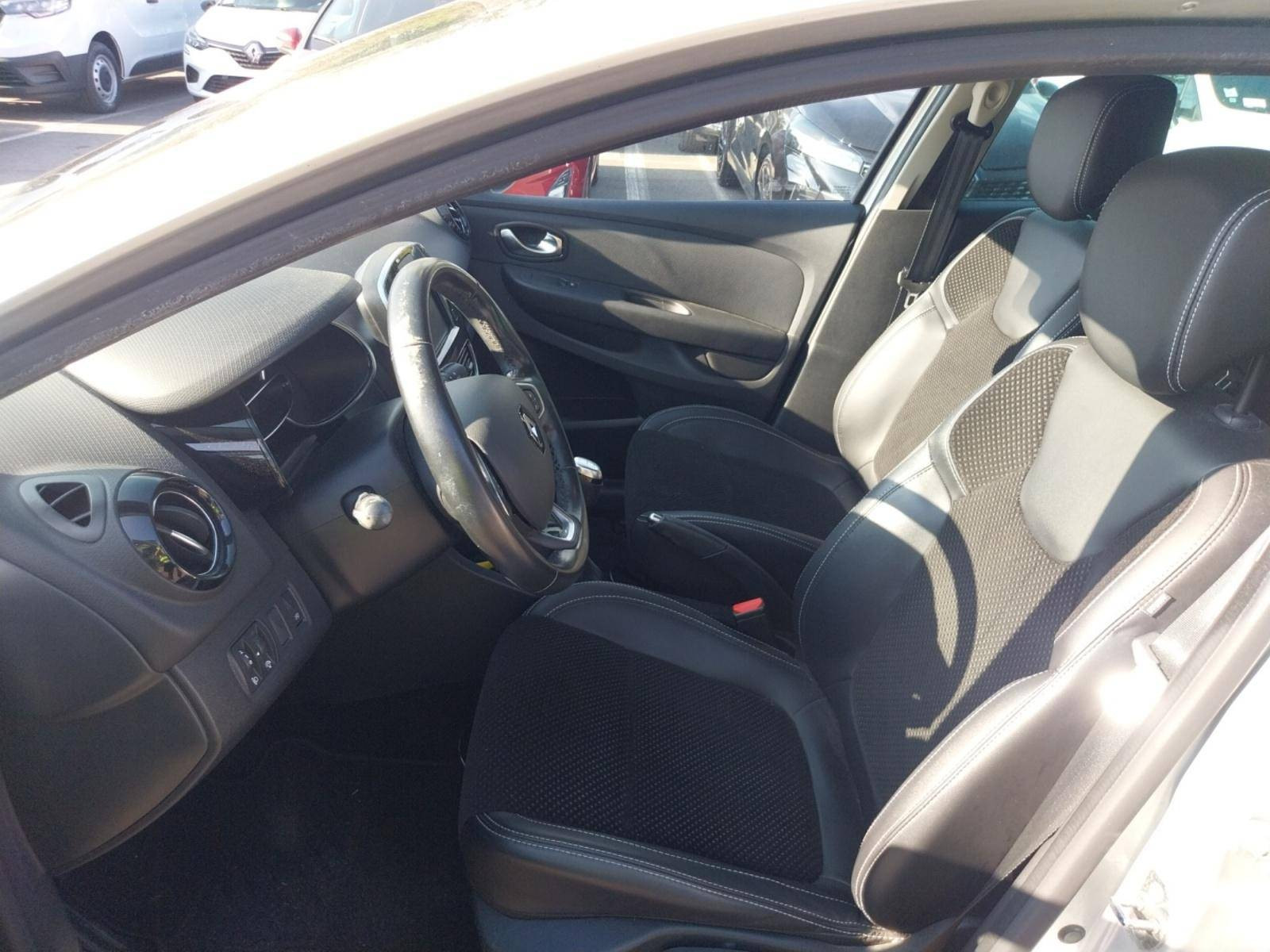 Vente en ligne Renault Clio 4 Clio TCe 90 E6C au prix de 10 990 €