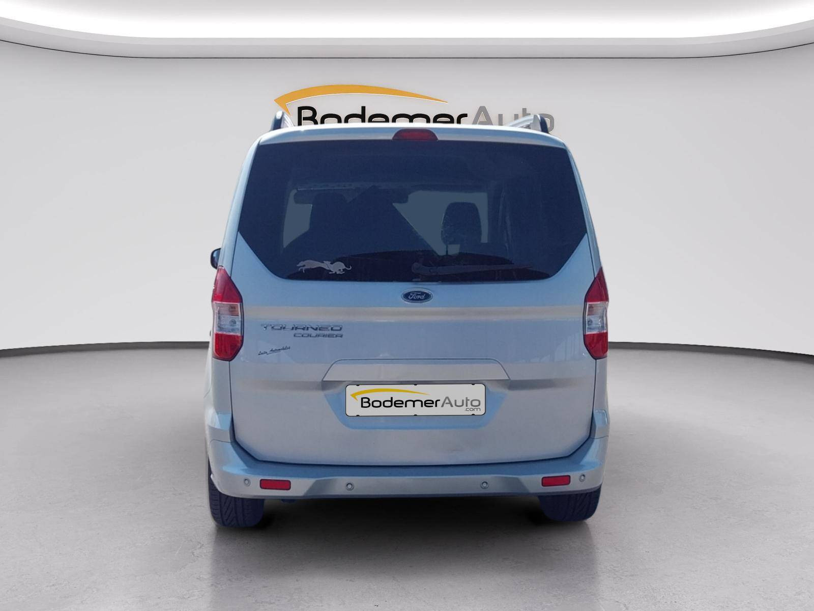 Vente en ligne Ford Tourneo Courier  1.5 TDCI 100 BV6 S&S au prix de 14 490 €