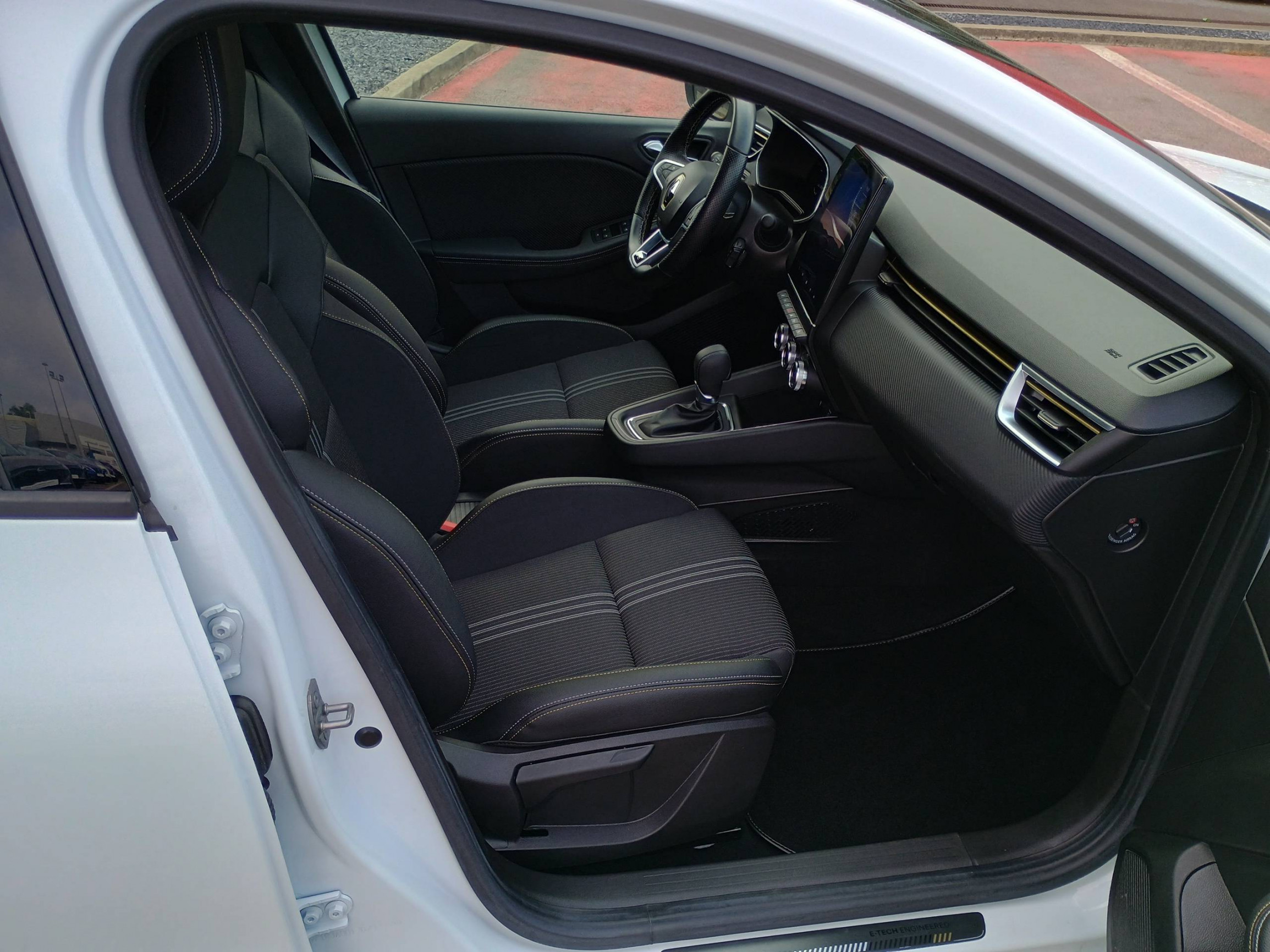 Vente en ligne Renault Clio 5 Clio E-Tech hybride 145 au prix de 20 490 €