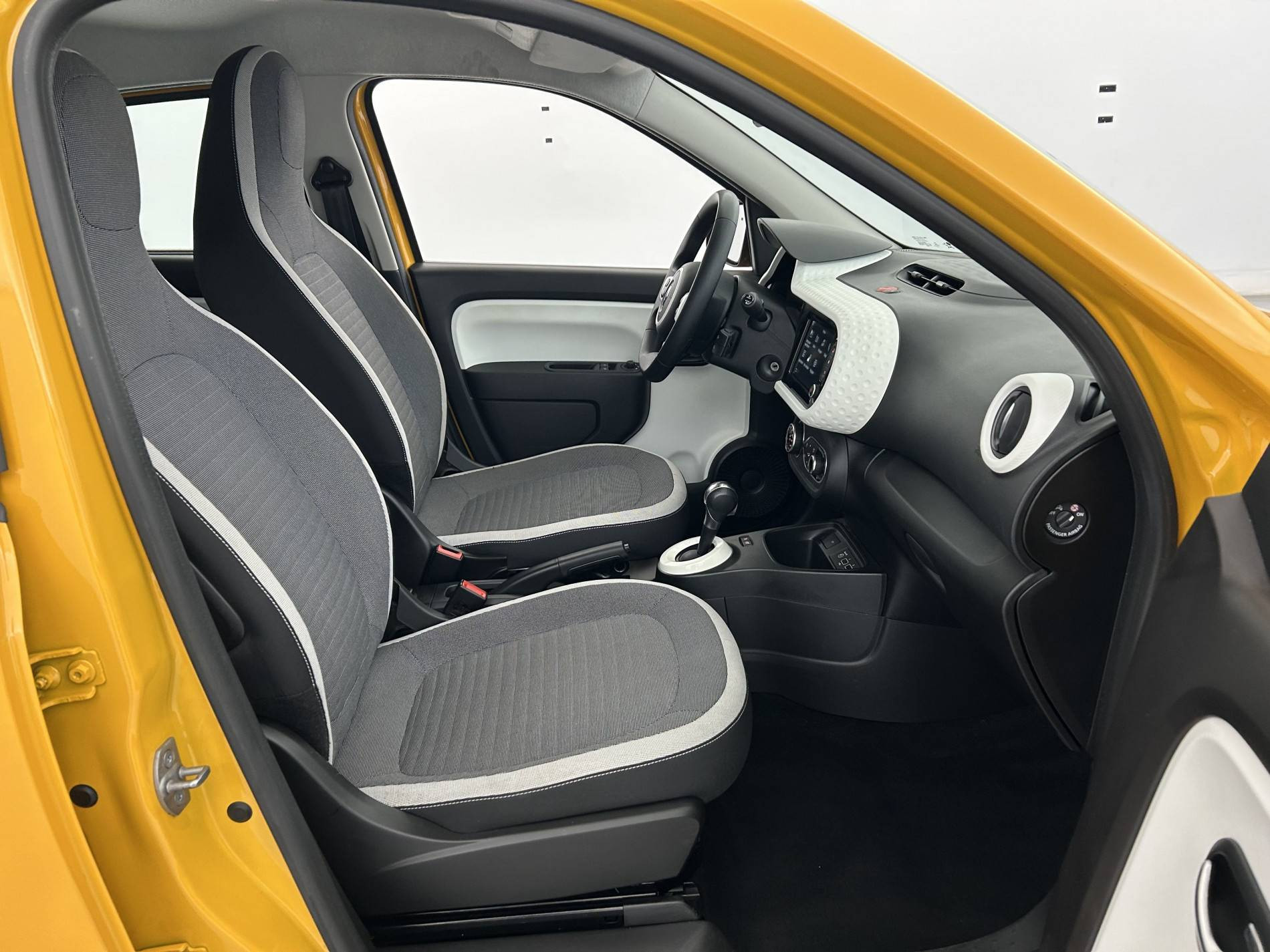 Vente en ligne Renault Twingo Electrique Twingo III E-Tech au prix de 10 890 €