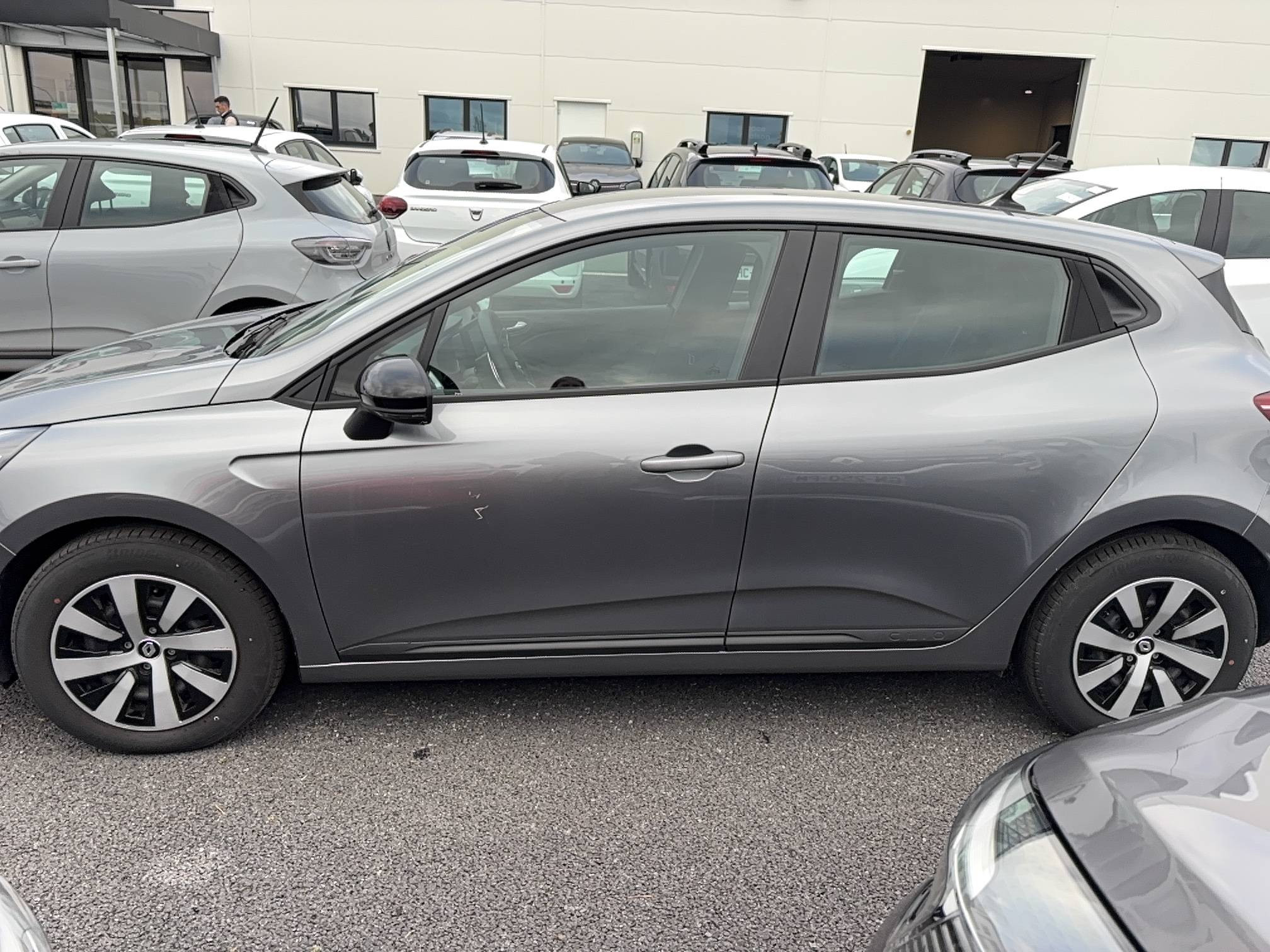 Vente en ligne Renault Clio 5 Clio TCe 90 au prix de 15 490 €