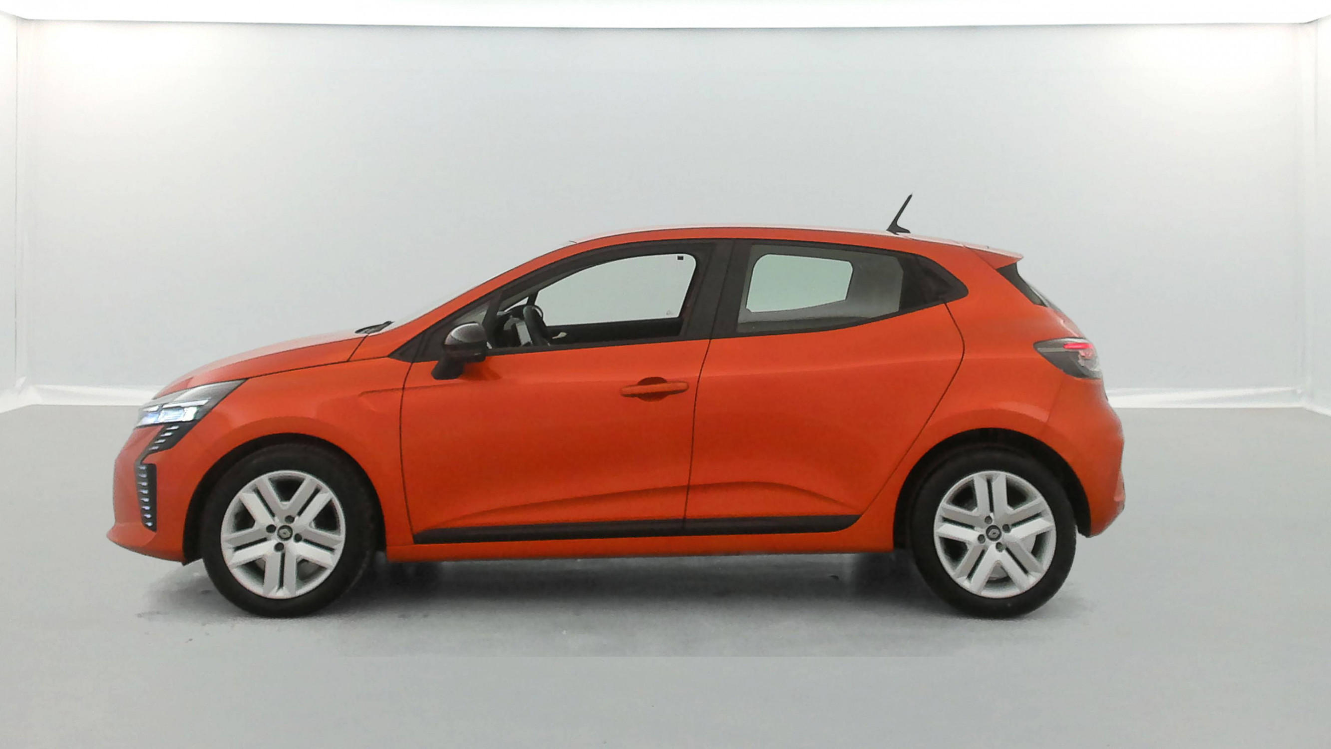 Vente en ligne Renault Clio 5 Clio TCe 90 au prix de 15 490 €
