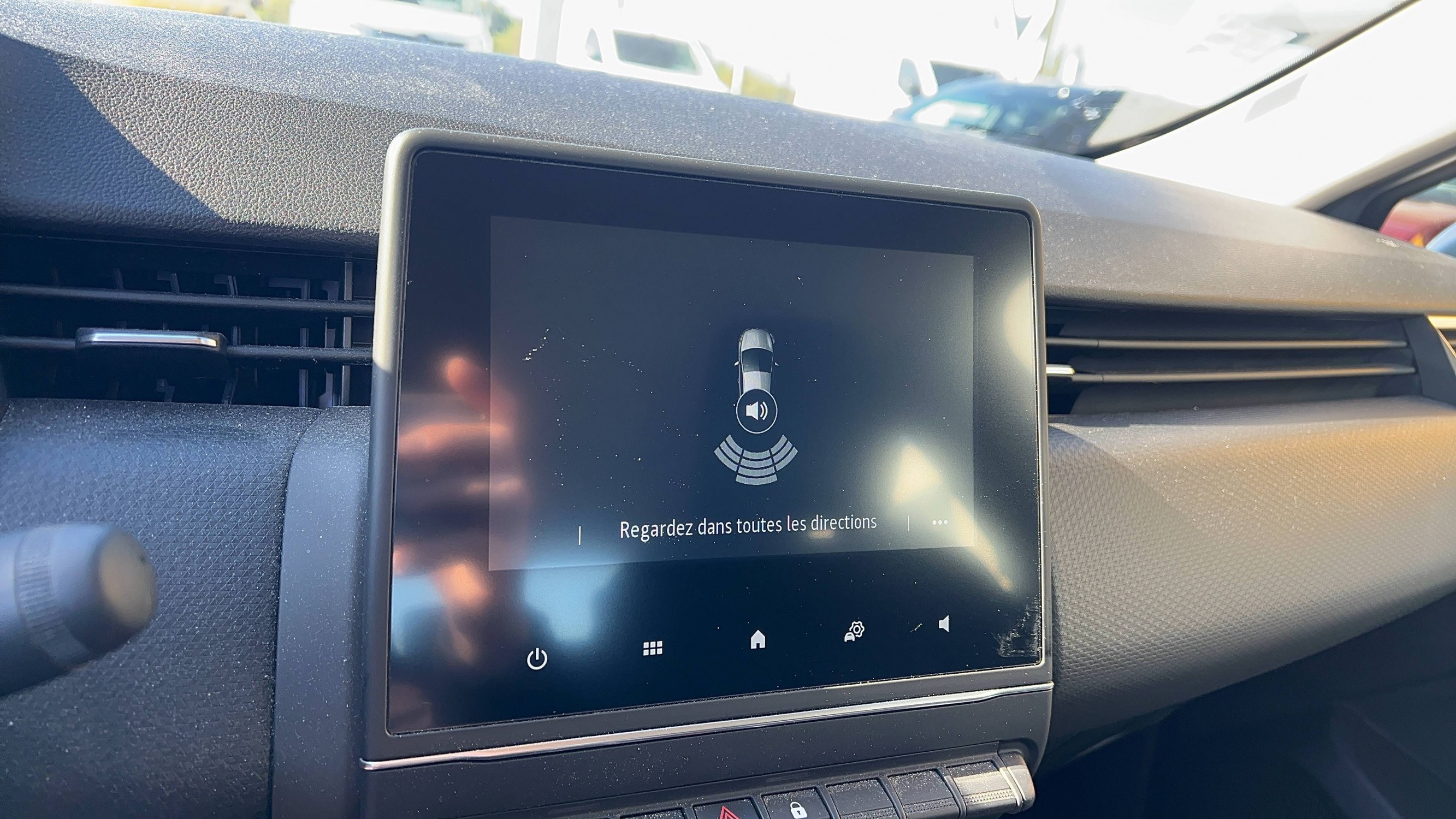 Vente en ligne Renault Clio 5 Clio E-Tech 140 - 21N au prix de 17 491 €