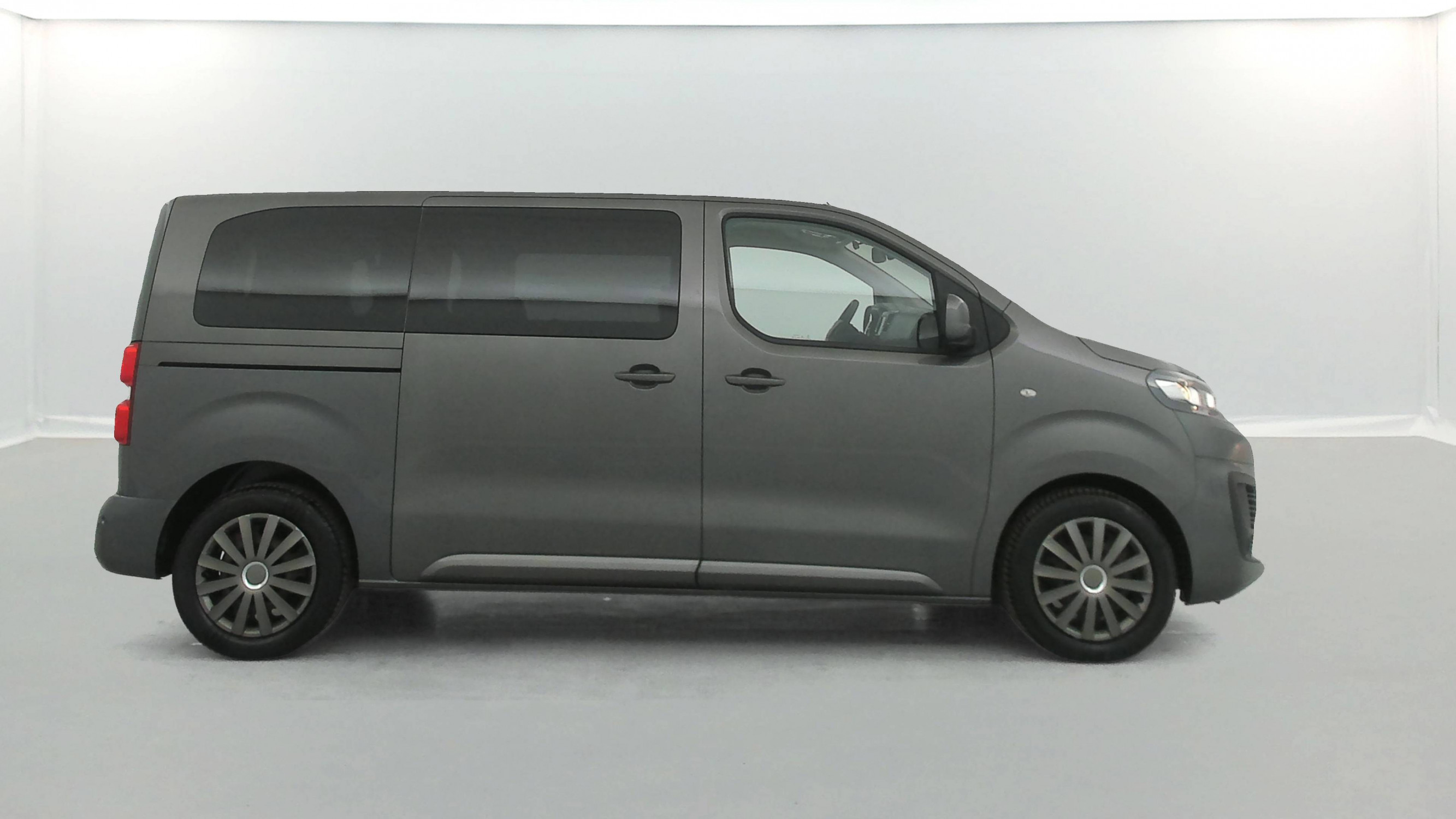 Vente en ligne Citroën Spacetourer Spacetourer M BlueHDi 100 BVM6 au prix de 24 490 €