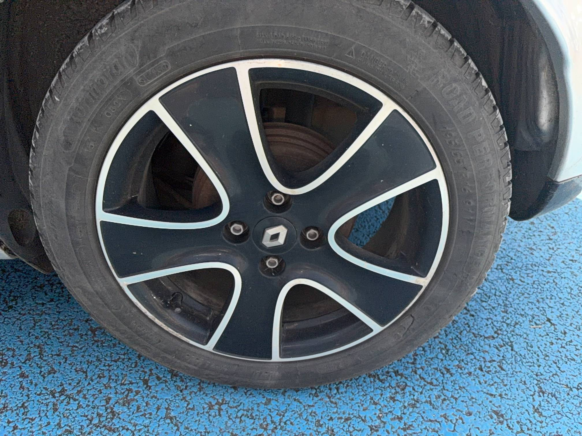 Vente en ligne Renault Clio 4  dCi 75 eco2 au prix de 9 590 €