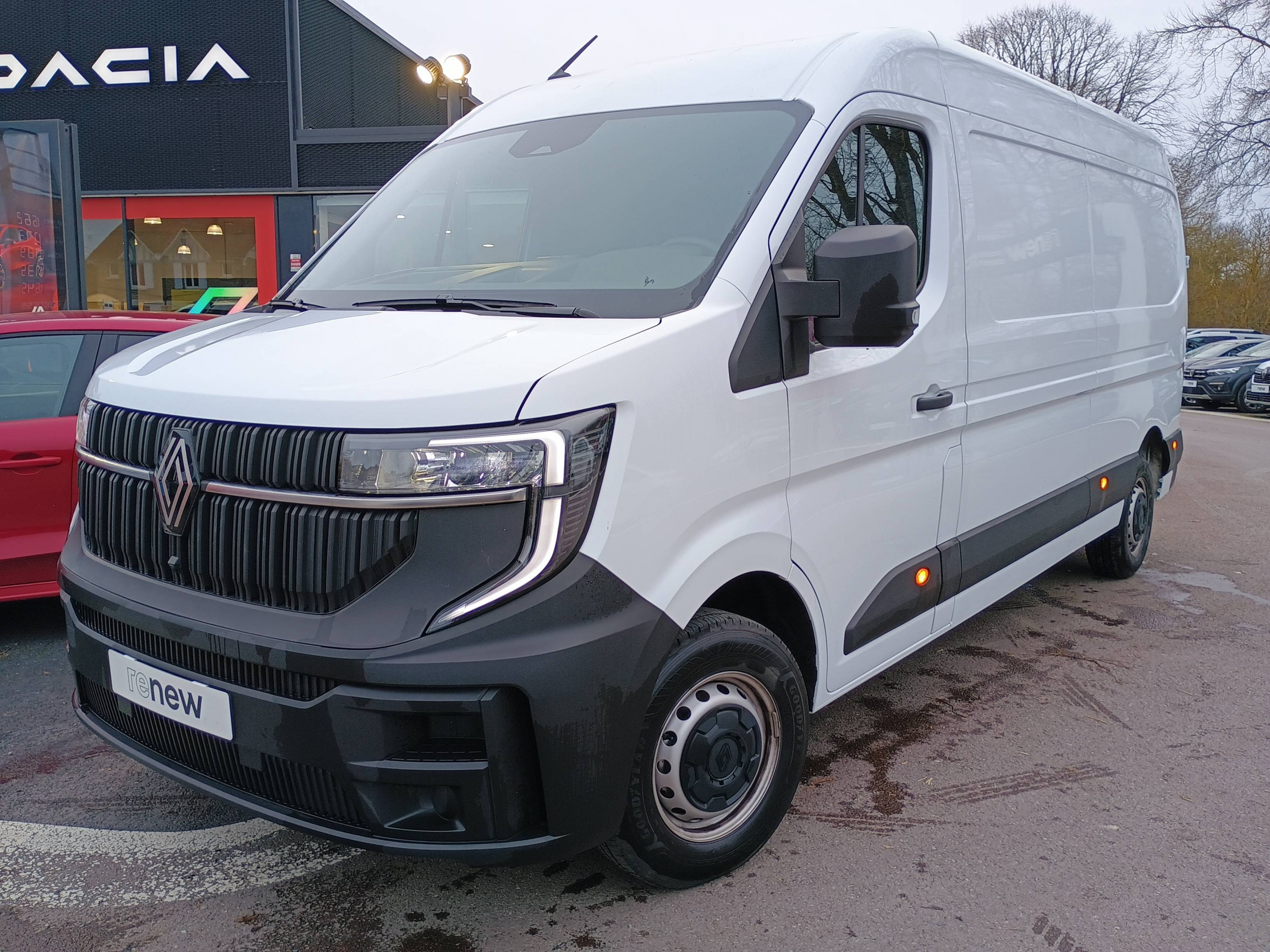 Vente en ligne Renault Master Fourgon MASTER FG BLUE DCI 150 L3H2 3T5 TR au prix de 33 990 €