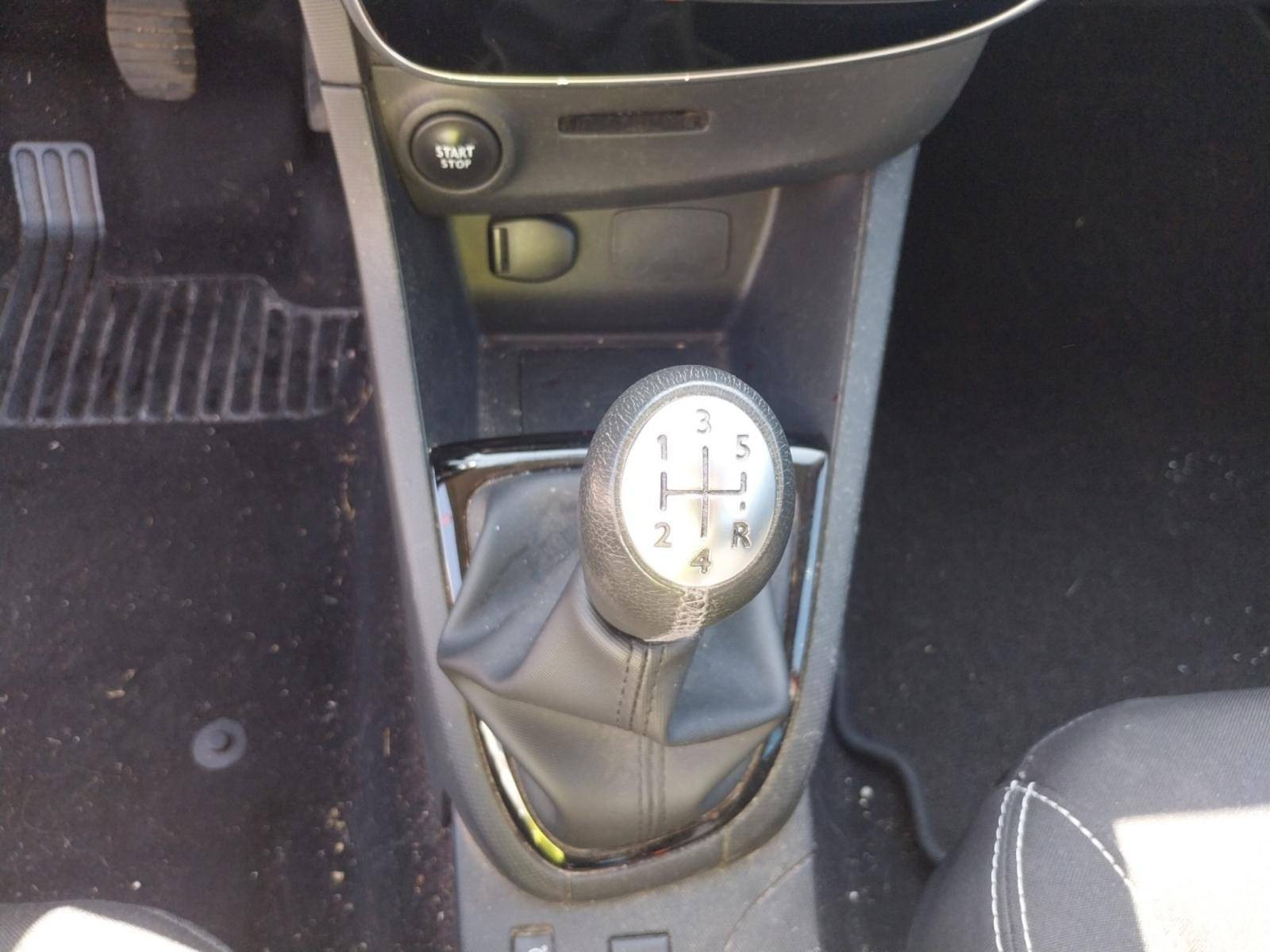 Vente en ligne Renault Clio 4  TCe 90 eco2 au prix de 8 990 €