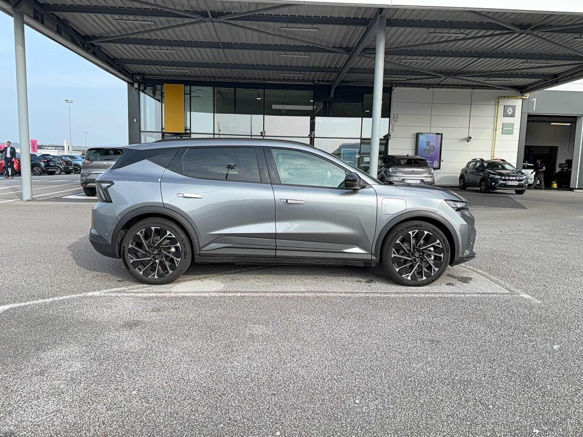 Vente en ligne Renault Scenic E-Tech  220 ch grande autonomie au prix de 45 900 €