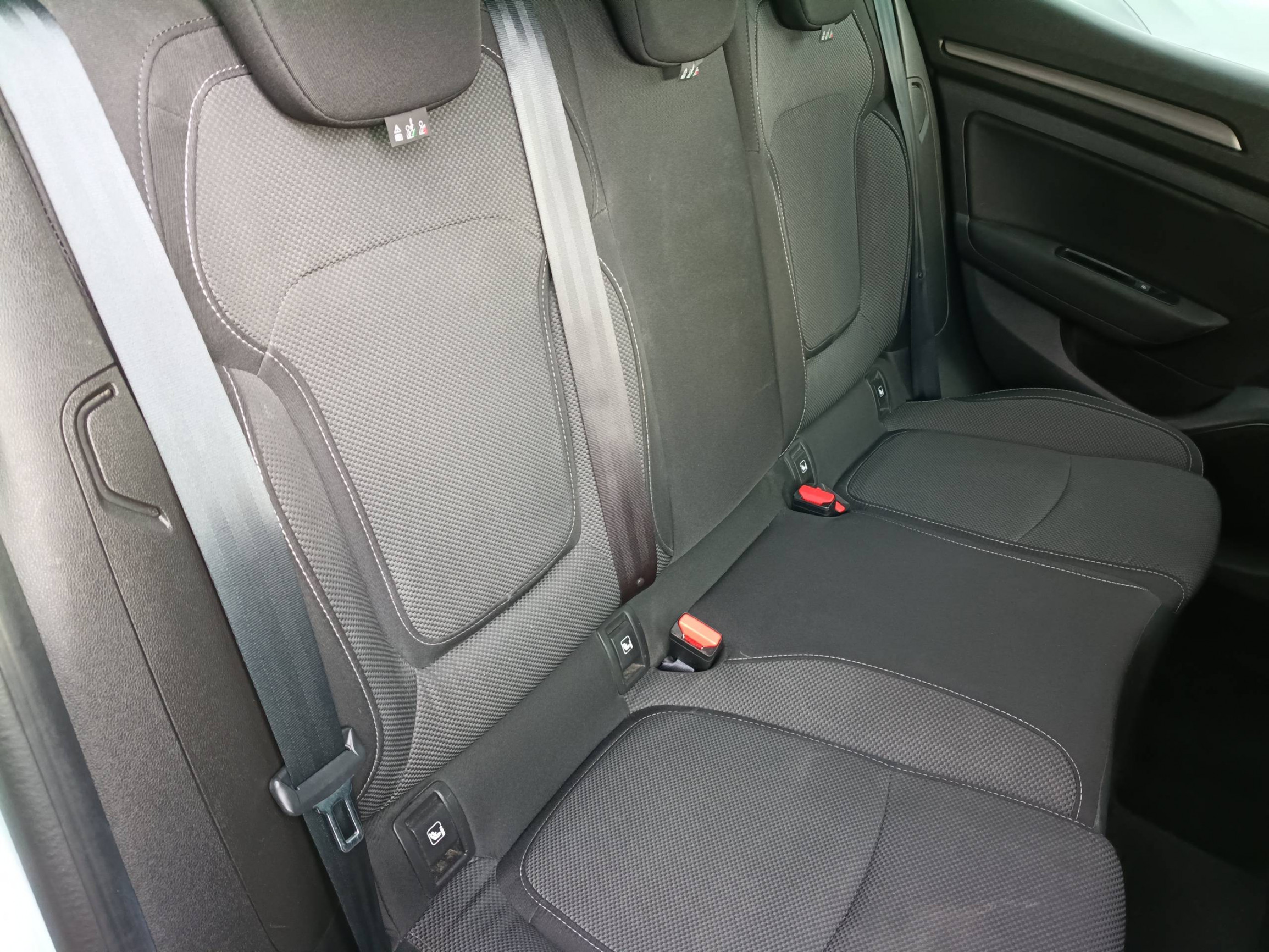 Vente en ligne Renault Megane 4  Blue dCi 115 EDC au prix de 16 990 €