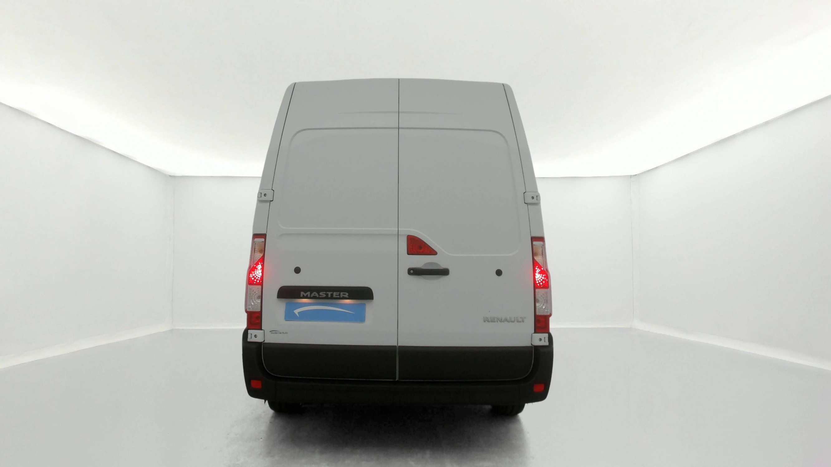 Vente en ligne Renault Master Fourgon MASTER FGN TRAC F3500 L2H2 BLUE DCI 135 au prix de 25 890 €