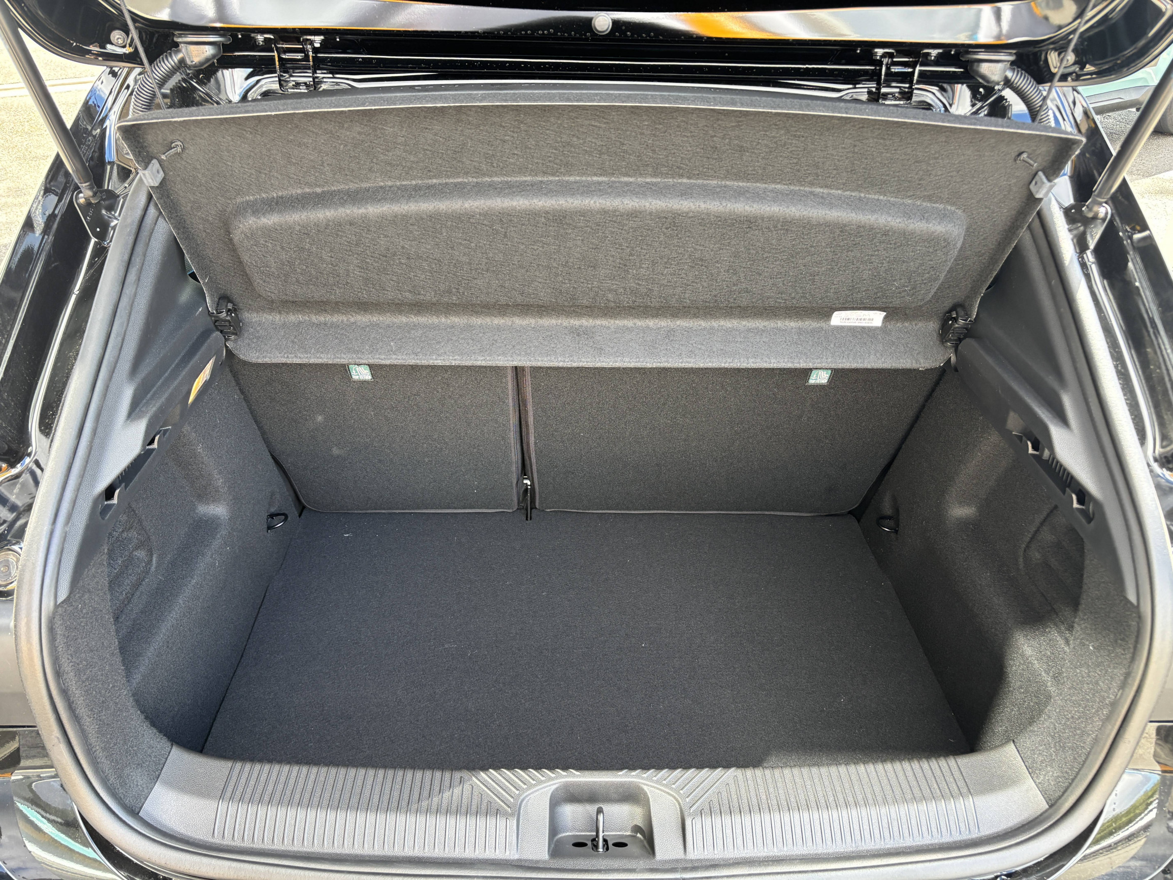 Vente en ligne Renault Clio 6 Clio E-Tech full hybrid 160 ch au prix de 29 490 €