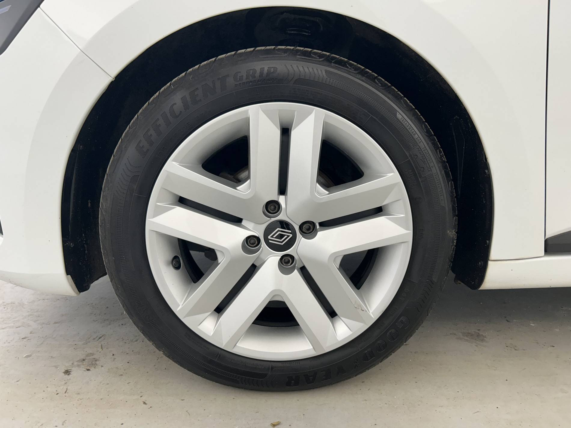 Vente en ligne Renault Clio 5 Clio TCe 90 au prix de 15 490 €