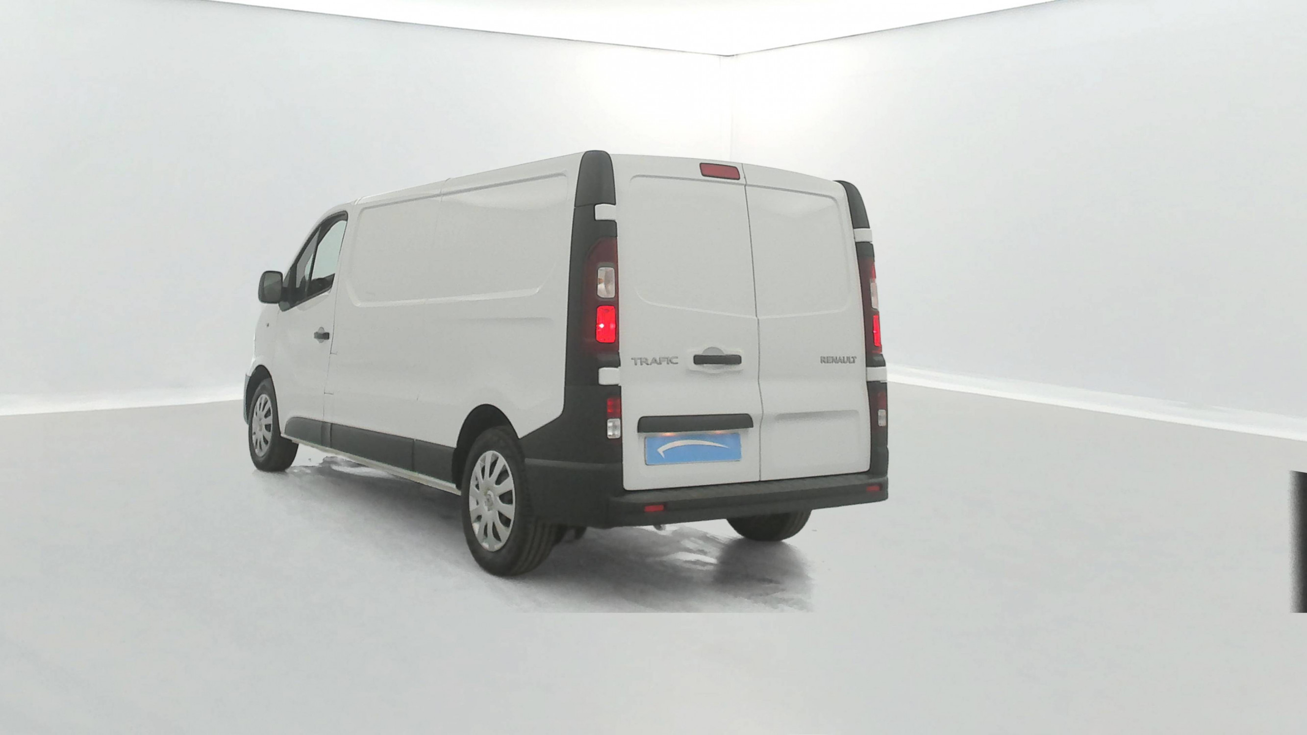 Vente en ligne Renault Trafic 3 Fourgon TRAFIC FGN L2H1 1300 KG DCI 120 au prix de 18 490 €