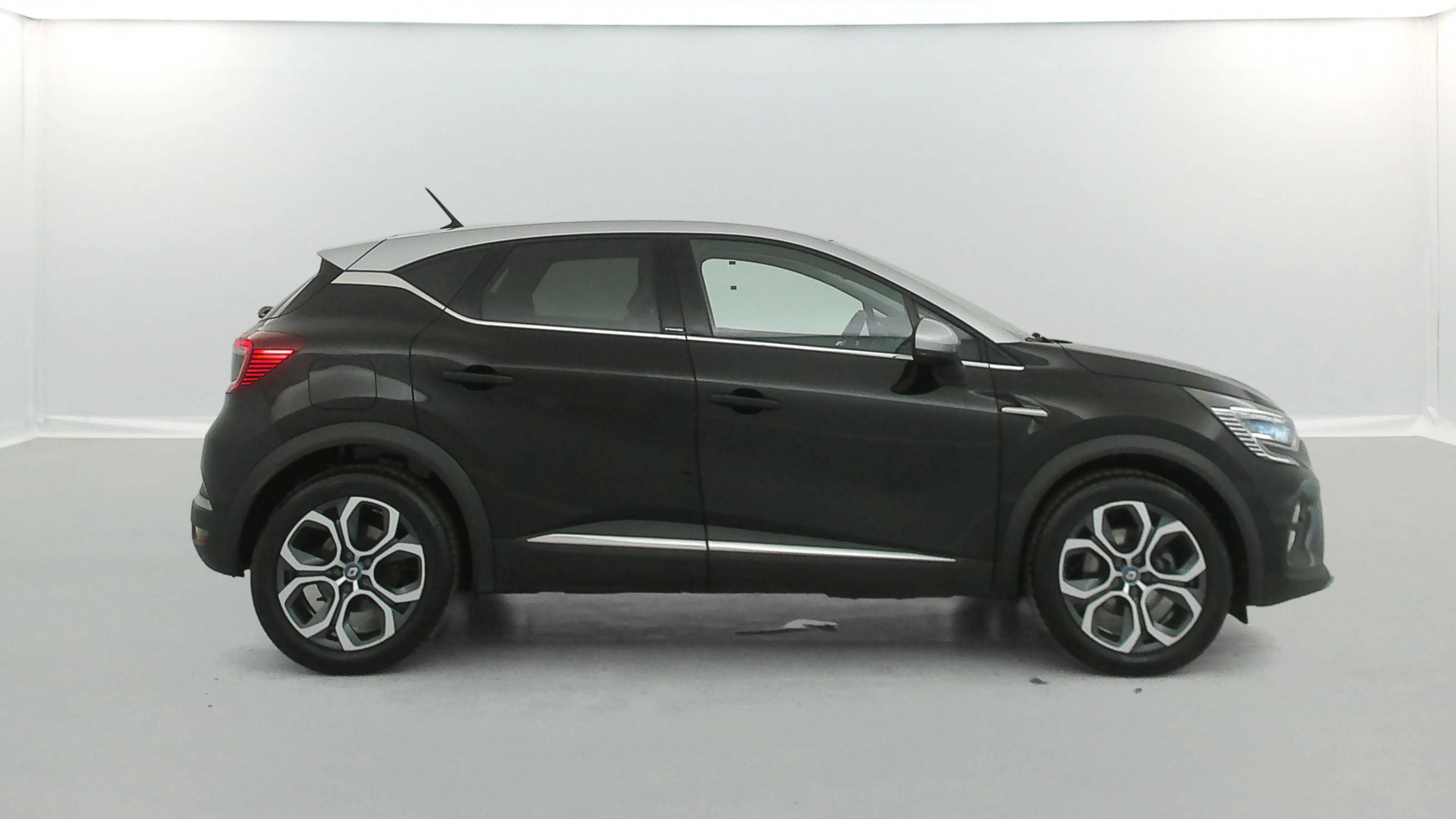 Vente en ligne Renault Captur  E-Tech Plug-in 160 au prix de 16 490 €