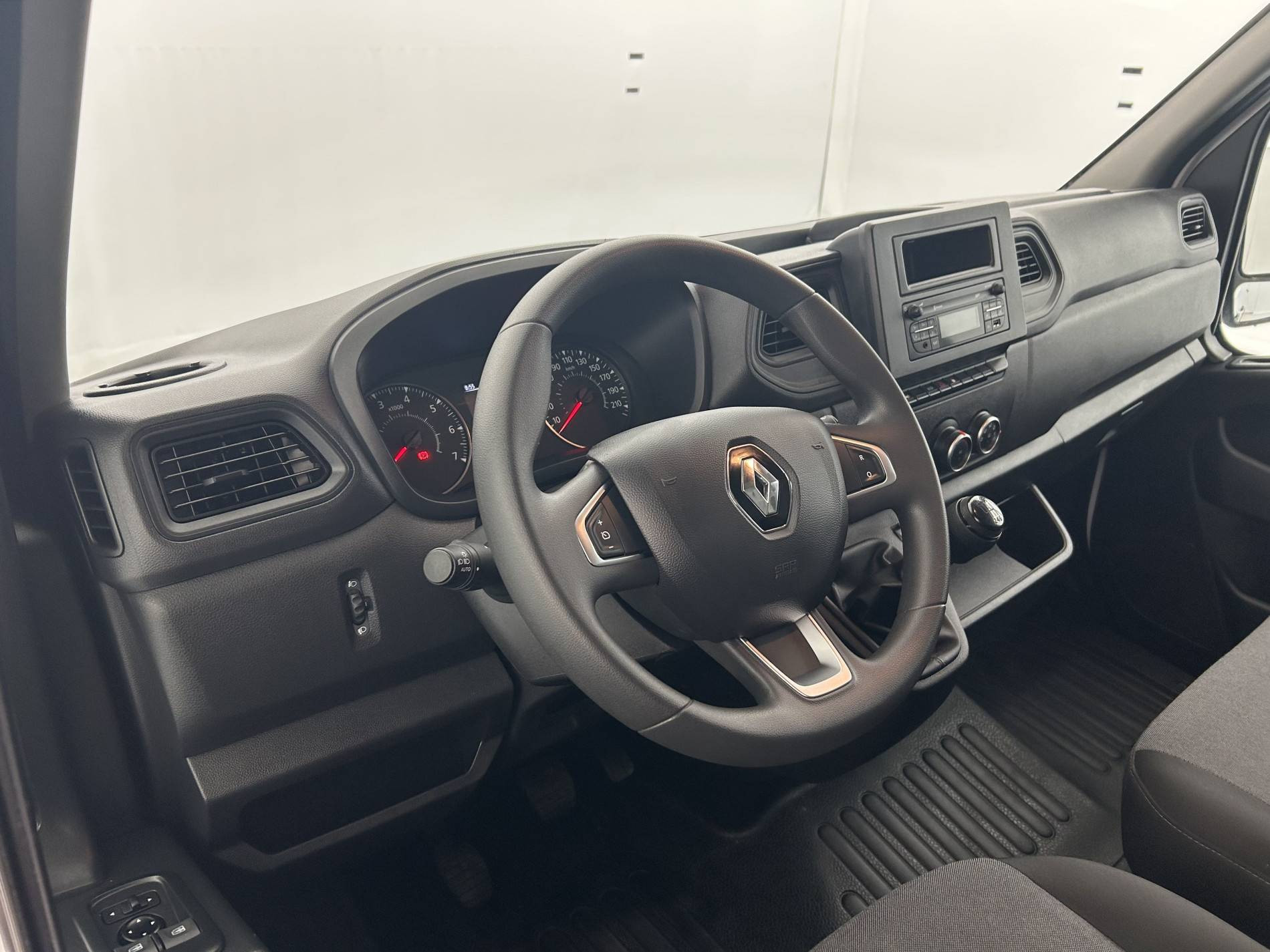 Vente en ligne Renault Master Fourgon MASTER FGN TRAC F3500 L3H3 BLUE DCI 135 au prix de 32 390 €