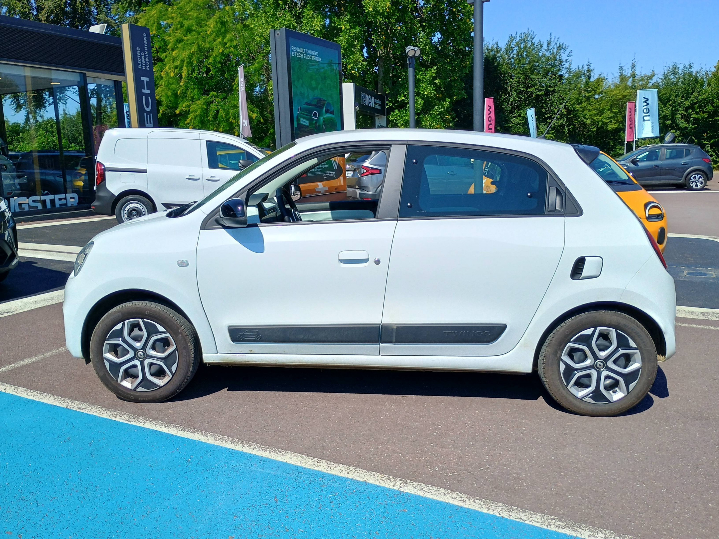 Vente en ligne Renault Twingo 3  SCe 65 au prix de 12 990 €