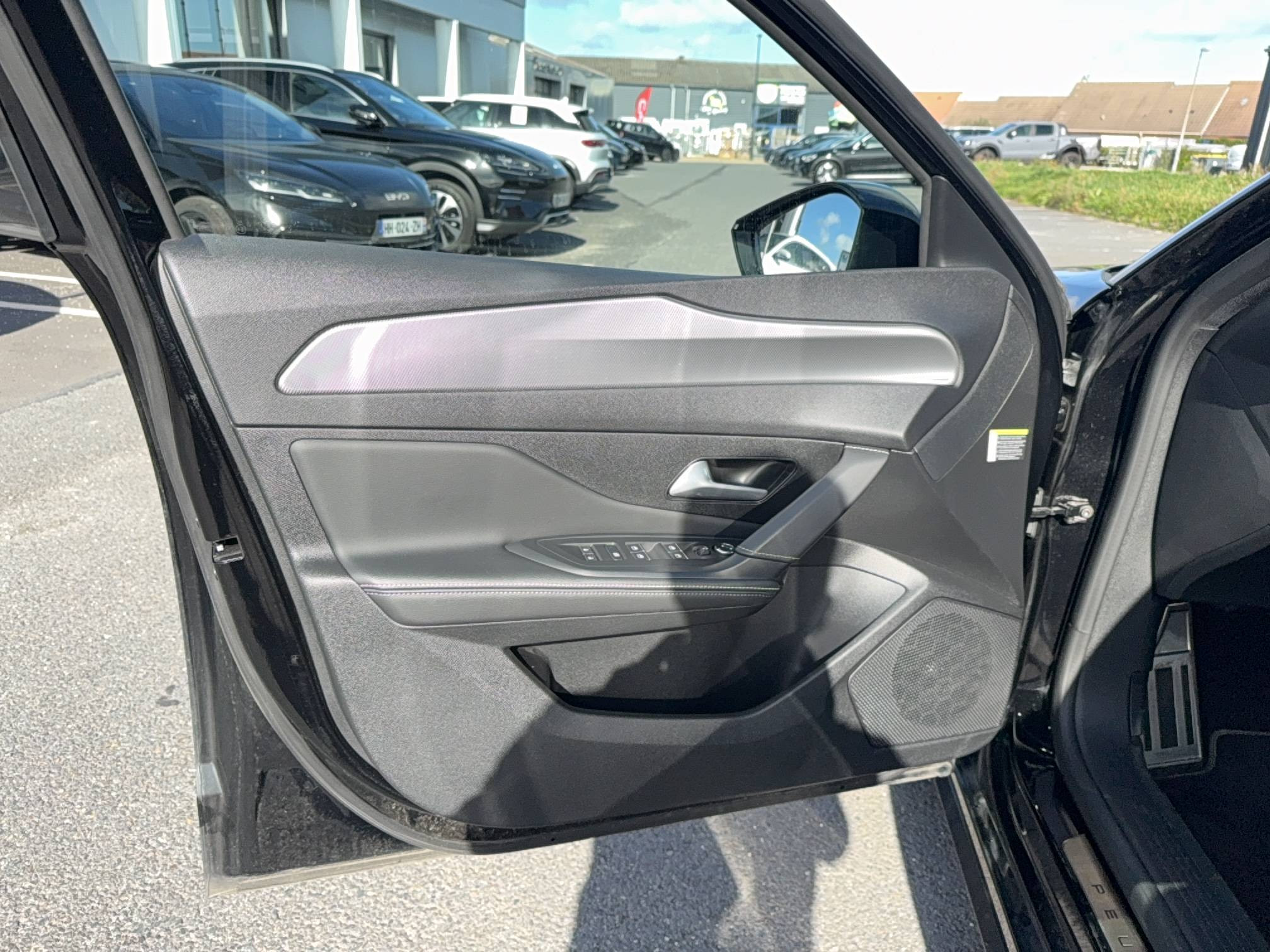 Vente en ligne Peugeot 308 SW  BlueHDi 130ch S&S EAT8 au prix de 17 490 €