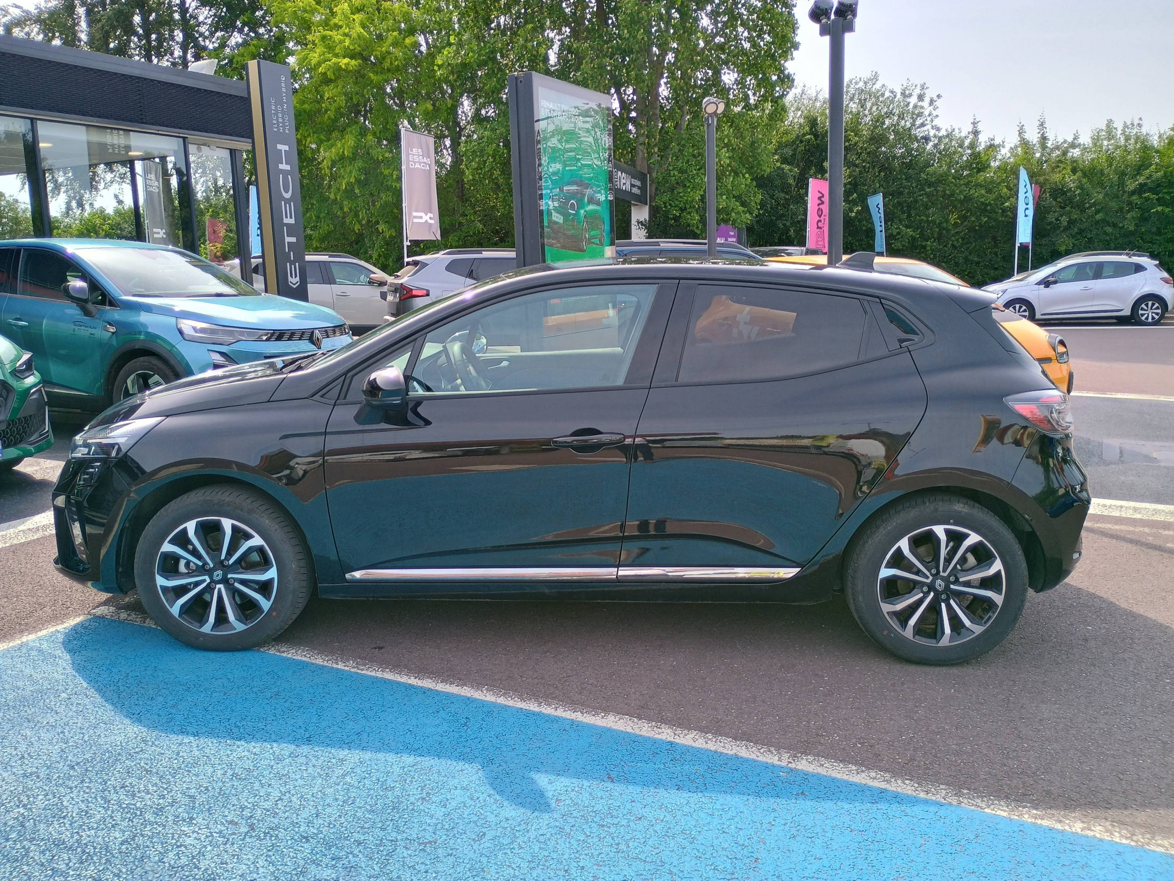 Vente en ligne Renault Clio 5 Clio E-Tech full hybrid 145 ch GSR2 au prix de 23 590 €