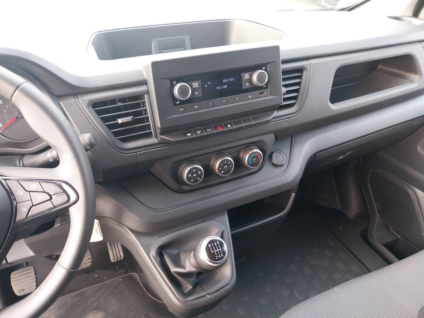 Vente en ligne Renault Trafic 3 Fourgon TRAFIC FGN L1H1 3000 KG BLUE DCI 130 au prix de 23 950 €