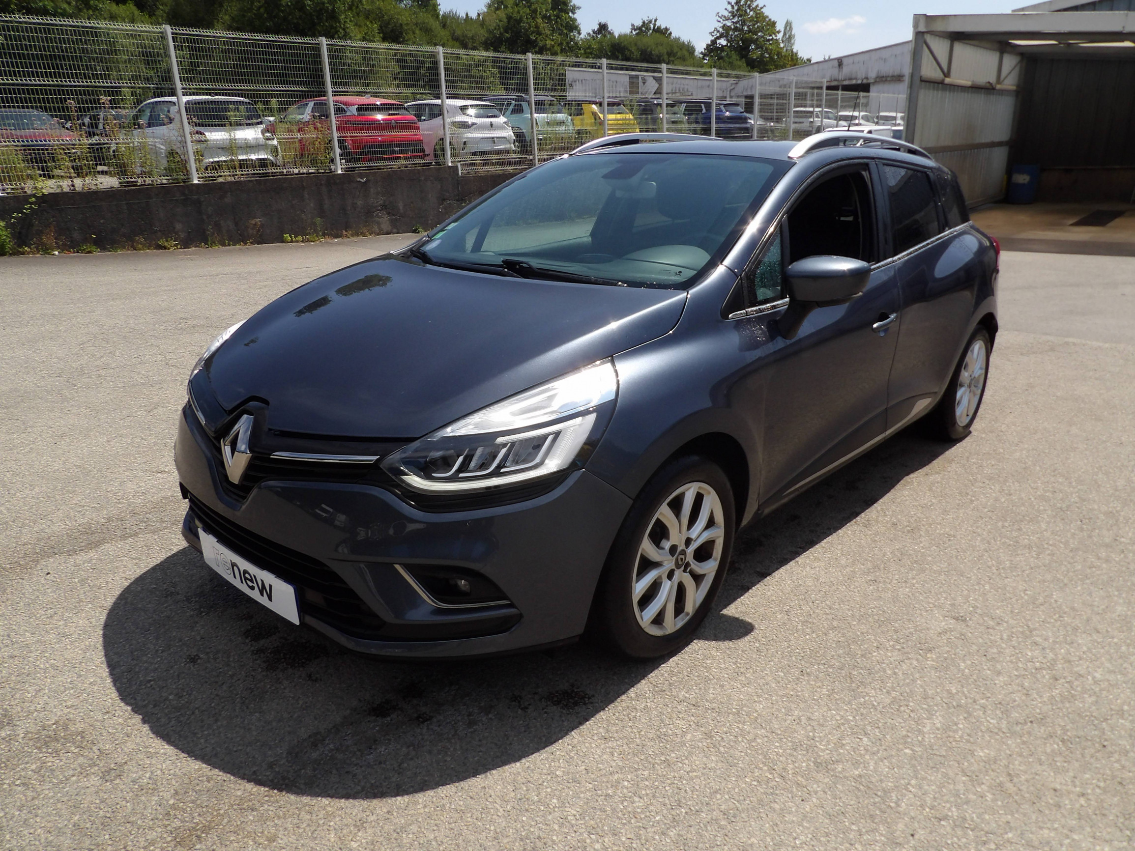 Vente en ligne Renault Clio 4 Estate Clio Estate TCe 120 Energy  EDC au prix de 11 499 €