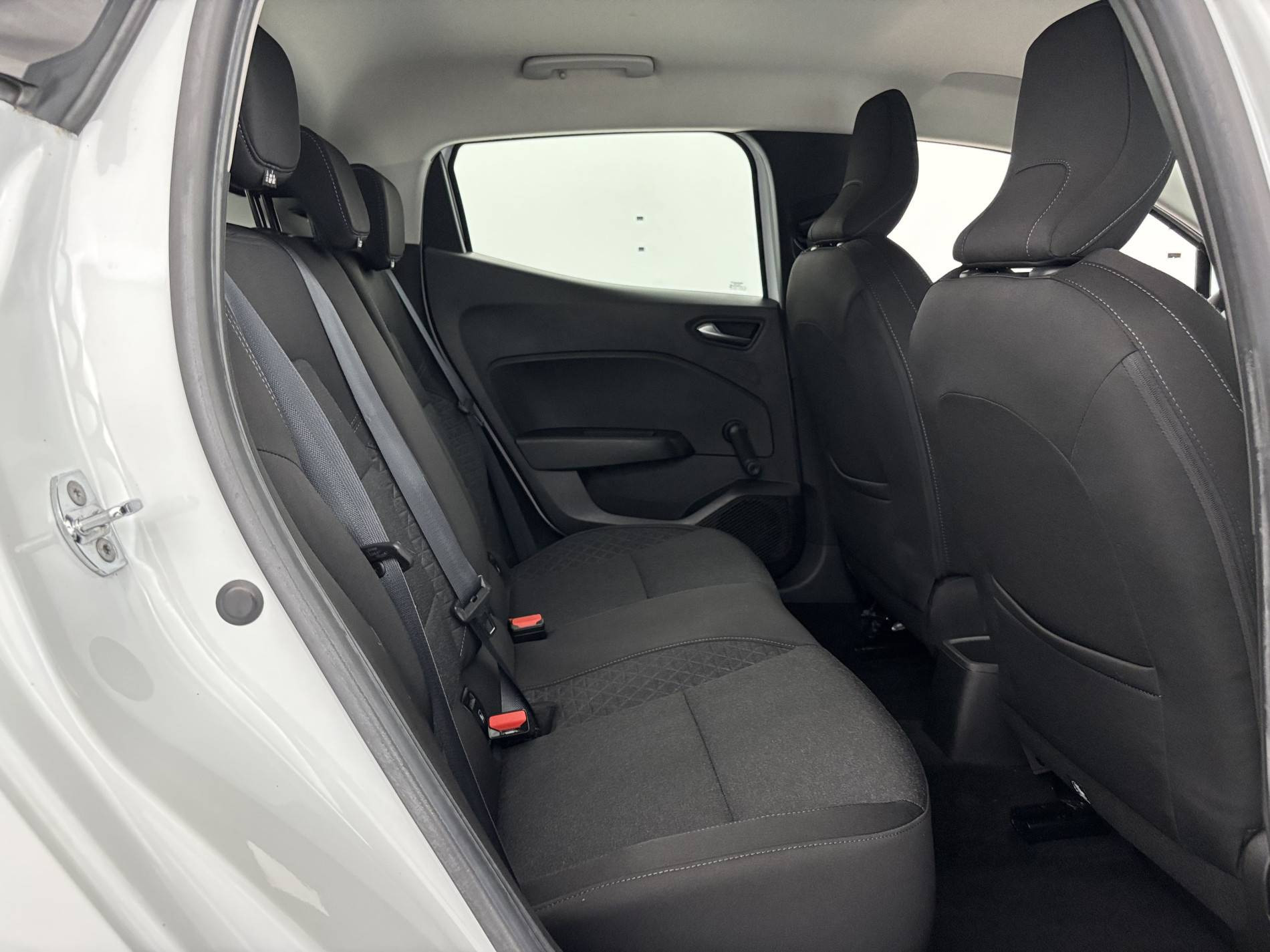 Vente en ligne Renault Clio 5 Clio TCe 90 - 21 au prix de 13 990 €