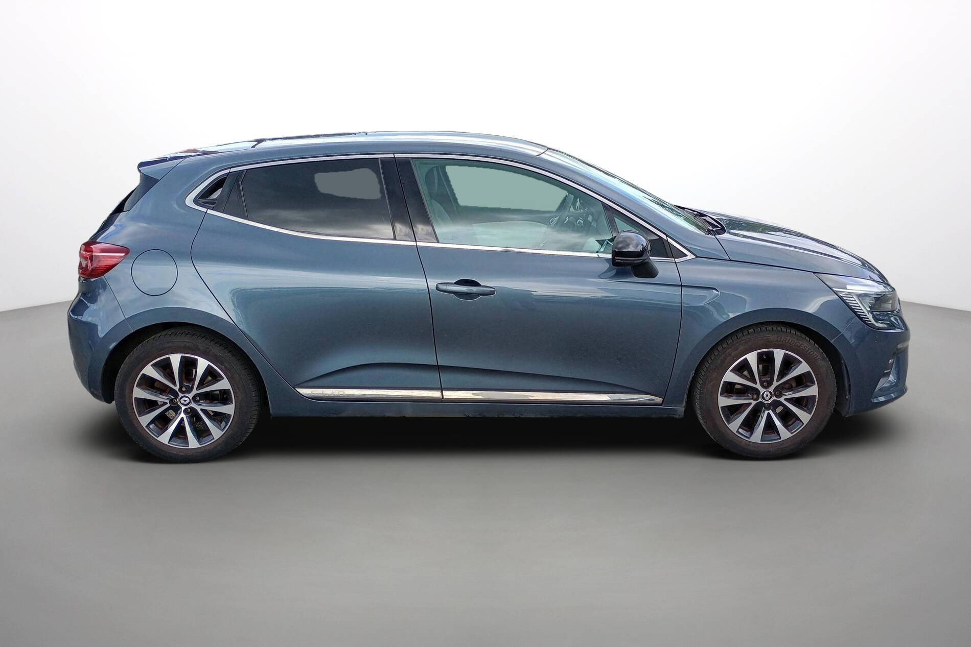 Vente en ligne Renault Clio 5 Clio TCe 90 - 21N au prix de 15 490 €