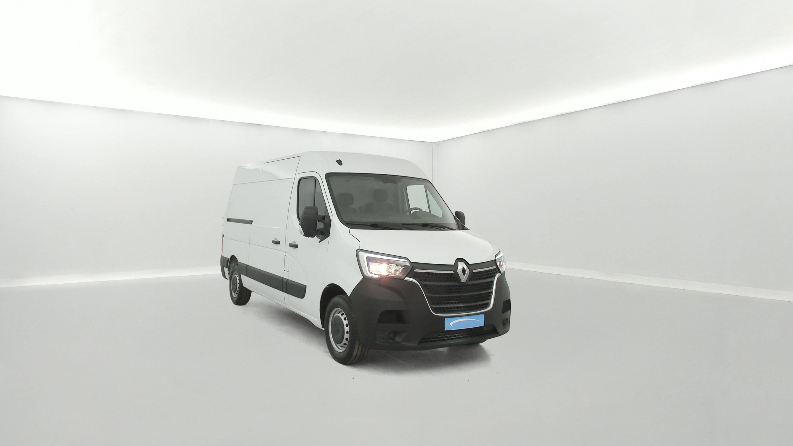 Vente en ligne Renault Master Fourgon MASTER FGN TRAC F3500 L2H2 BLUE DCI 135 au prix de 25 999 €