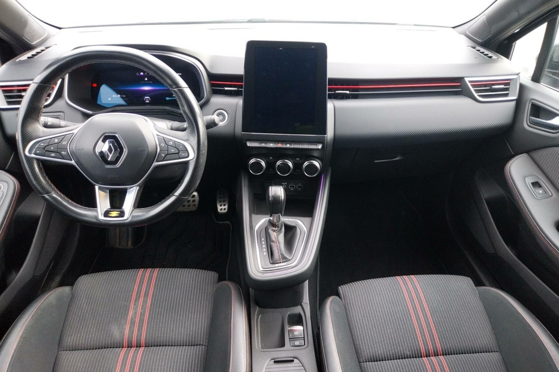 Vente en ligne Renault Clio 5 Clio E-Tech hybride 145 au prix de 17 990 €