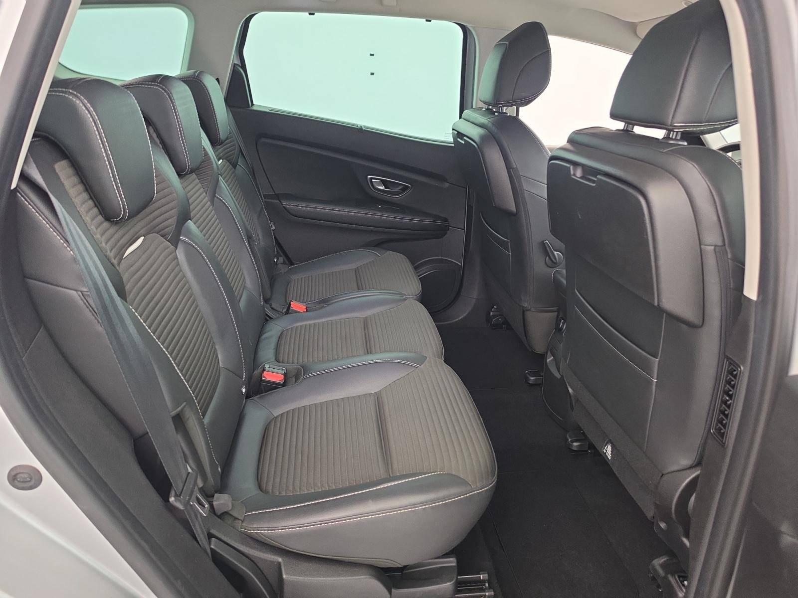 Vente en ligne Renault Grand Scenic 4 Grand Scenic dCi 130 Energy au prix de 15 650 €