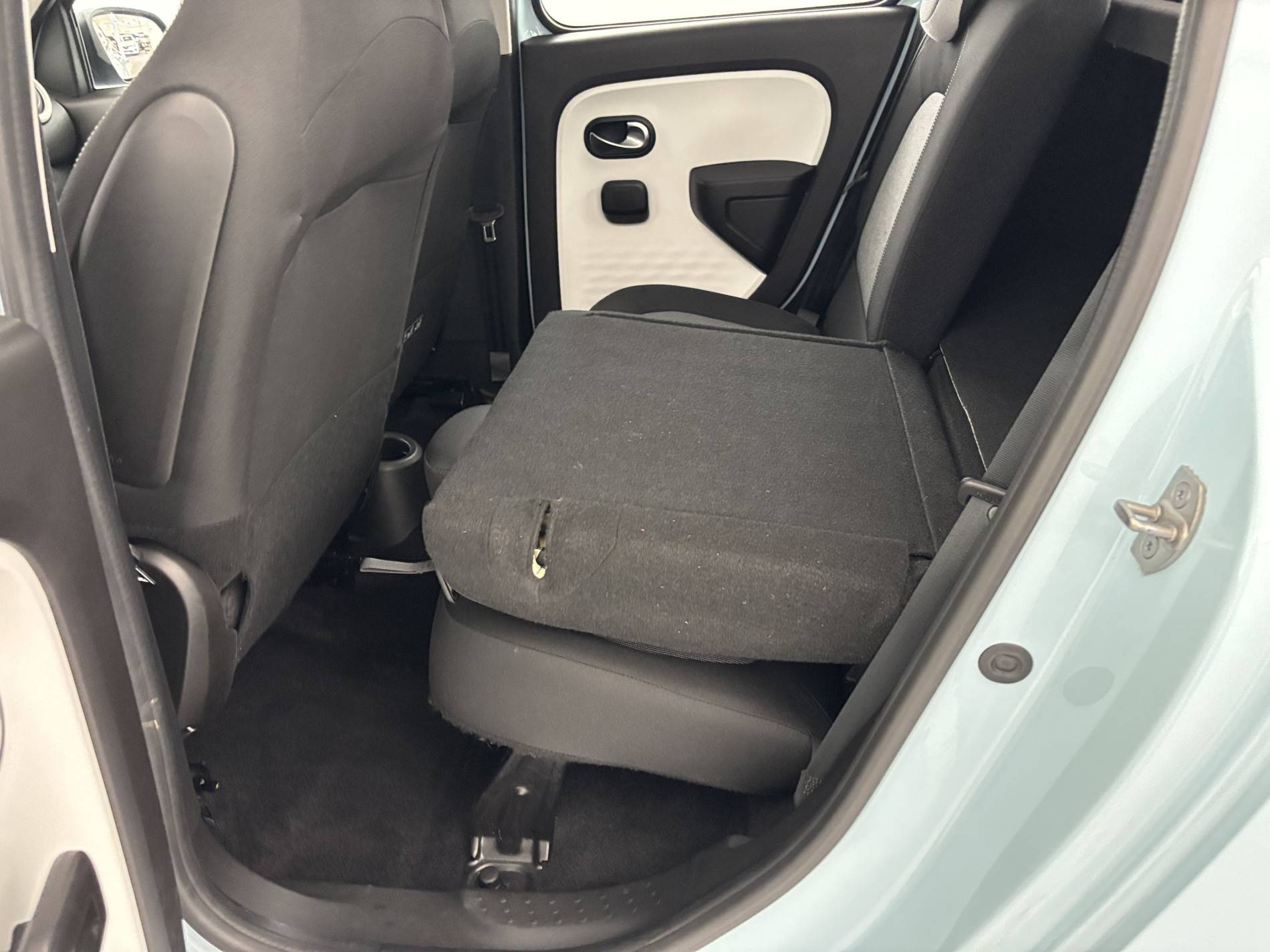 Vente en ligne Renault Twingo Electrique Twingo III E-Tech au prix de 12 990 €