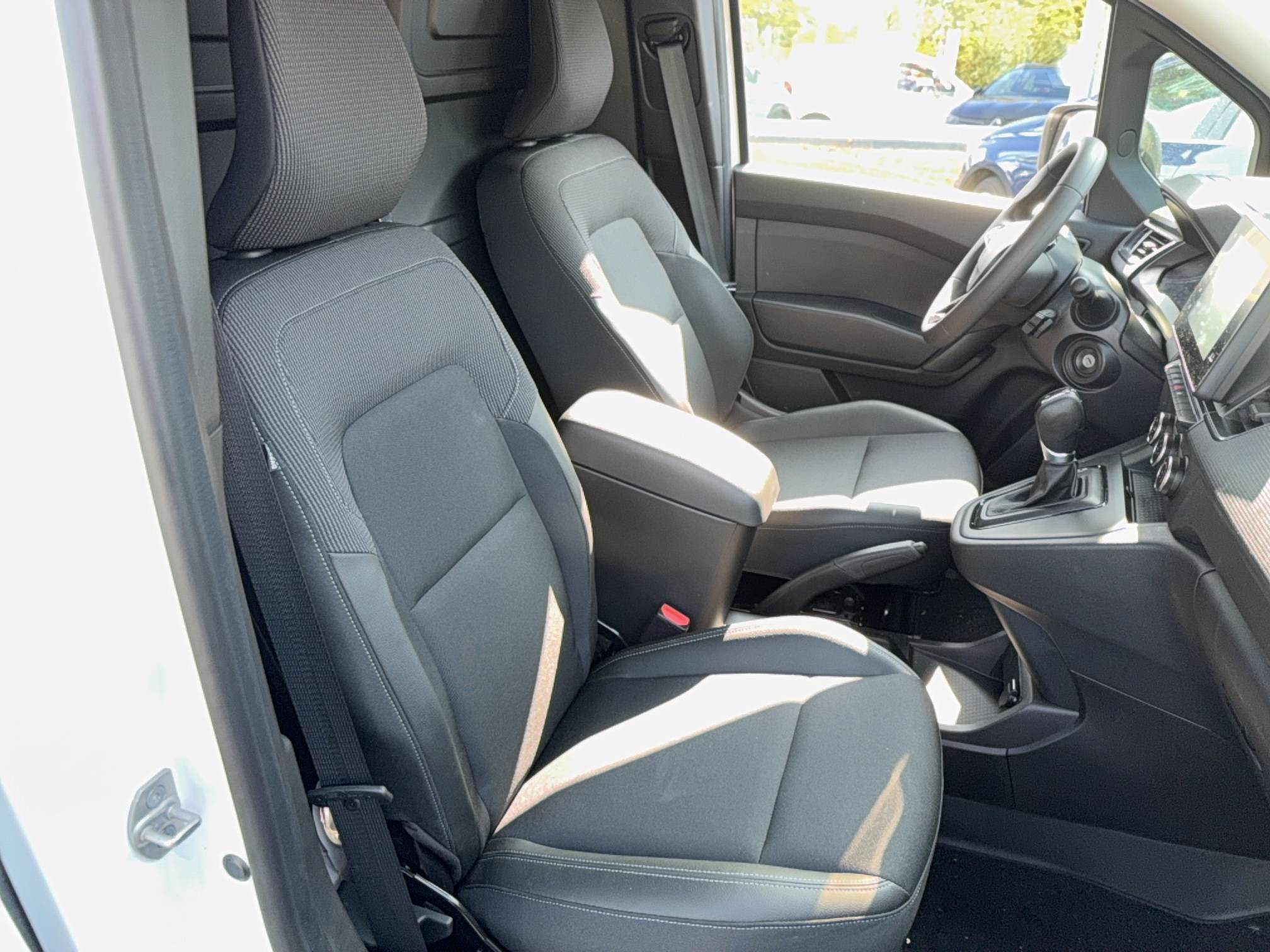 Vente en ligne Renault Kangoo Van  TOLE L1 BLUE DCI 95 AUTO au prix de 33 240 €