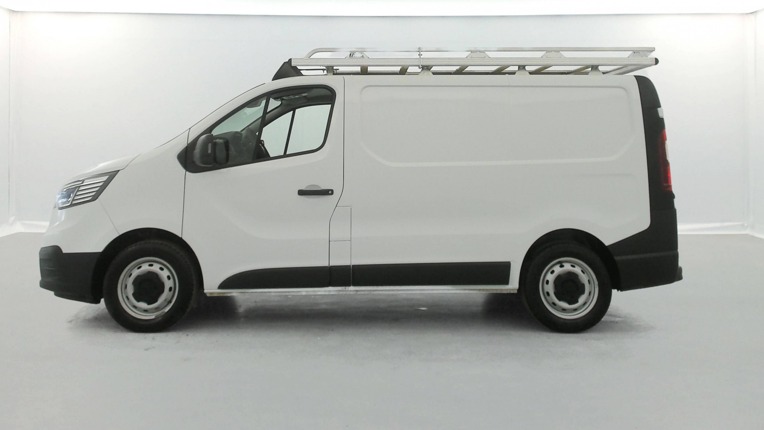 Vente en ligne Renault Trafic 3 Fourgon TRAFIC FGN L1H1 2800 KG BLUE DCI 110 au prix de 21 590 €