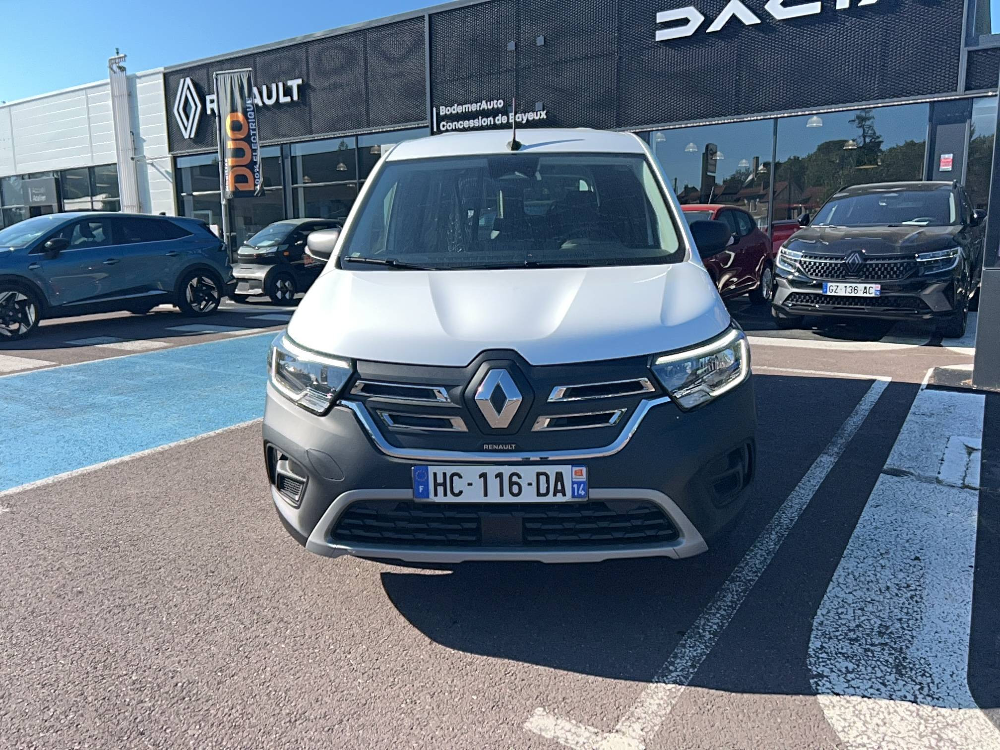 Vente en ligne Renault Kangoo Van E-Tech  FG SESAME L1 AC22/DC80 GSR2 au prix de 28 200 €