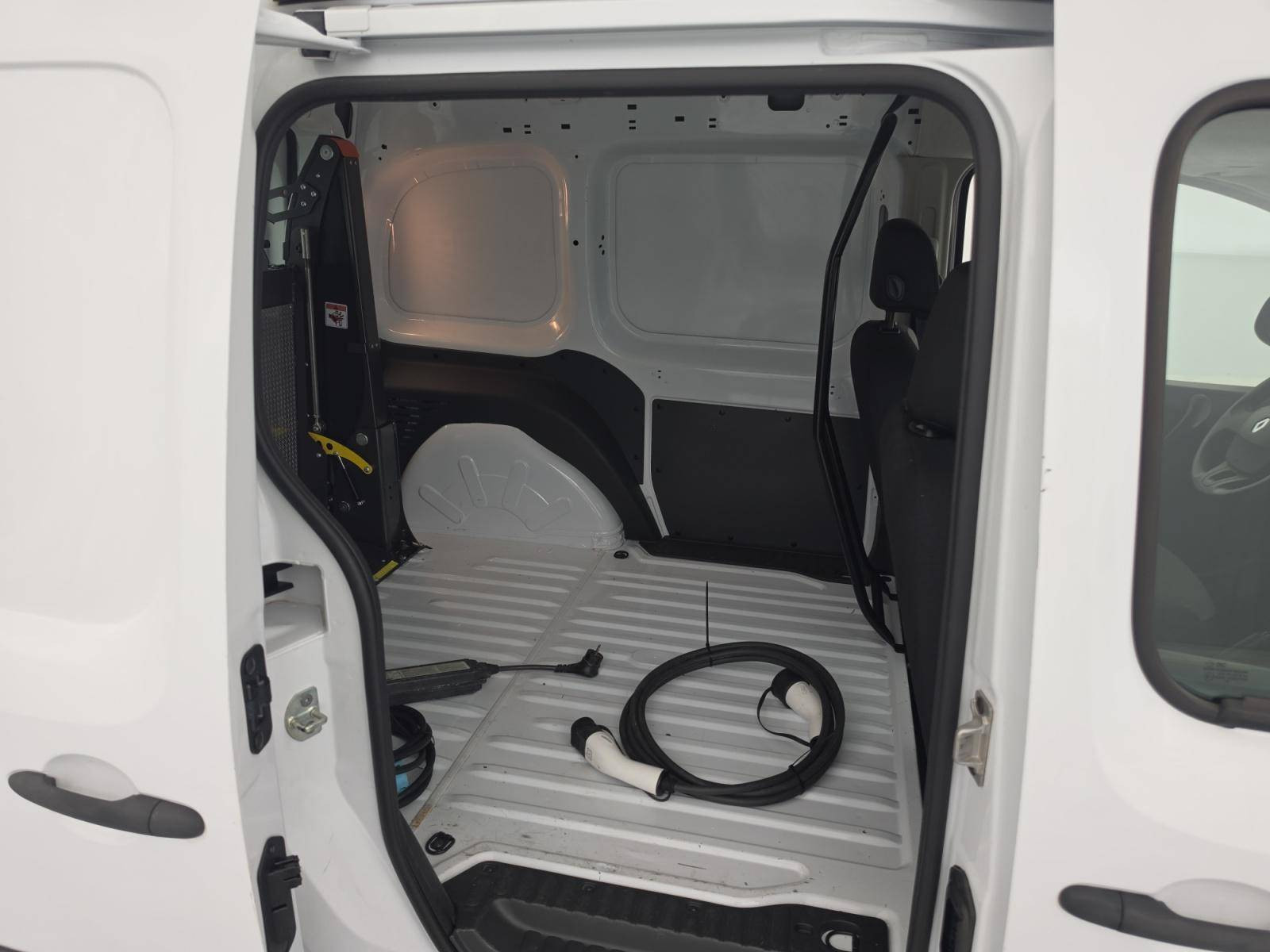 Vente en ligne Renault Kangoo Electrique KANGOO Z.E. 33 au prix de 13 990 €