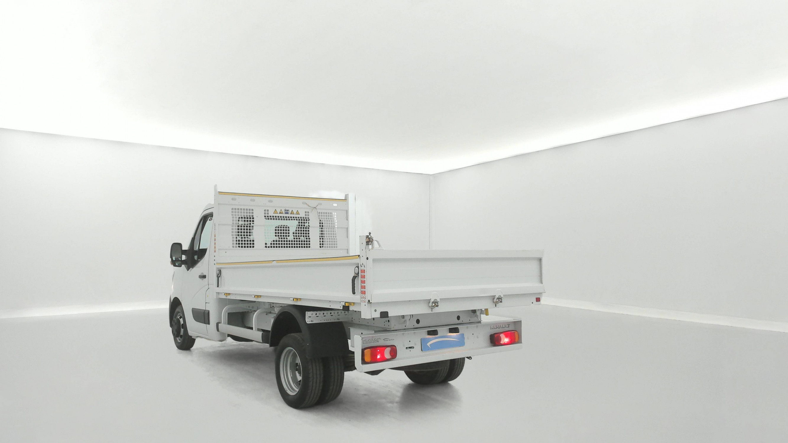 Vente en ligne Renault Master 3 Châssis Cabine MASTER CC PROP RJ3500 L2 PAFC BLUE DCI 130 EURO VI au prix de 33 000 €