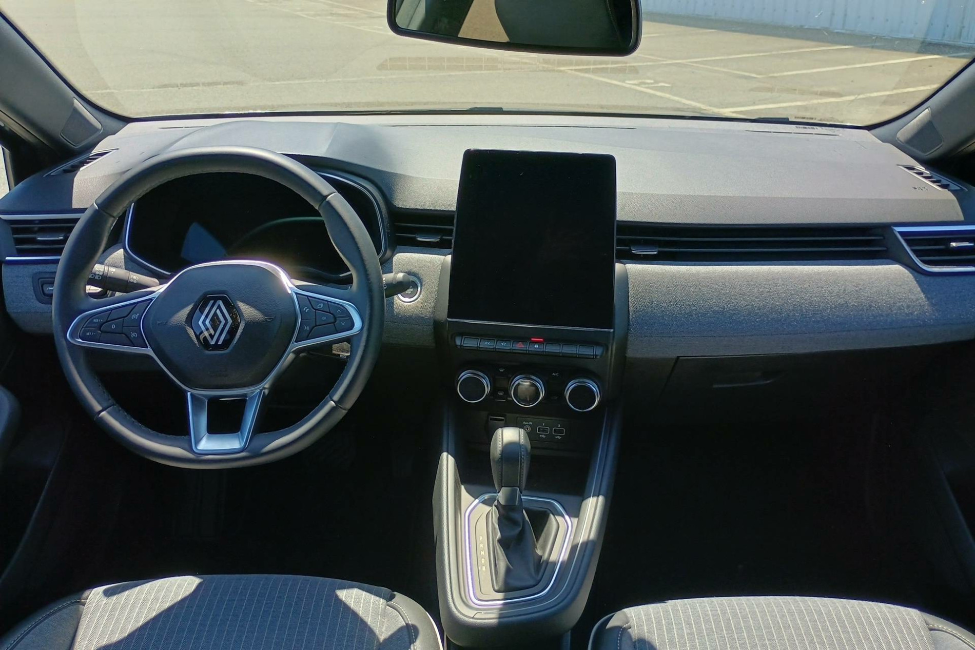 Vente en ligne Renault Clio 5 Clio E-Tech full hybrid 145 au prix de 18 300 €