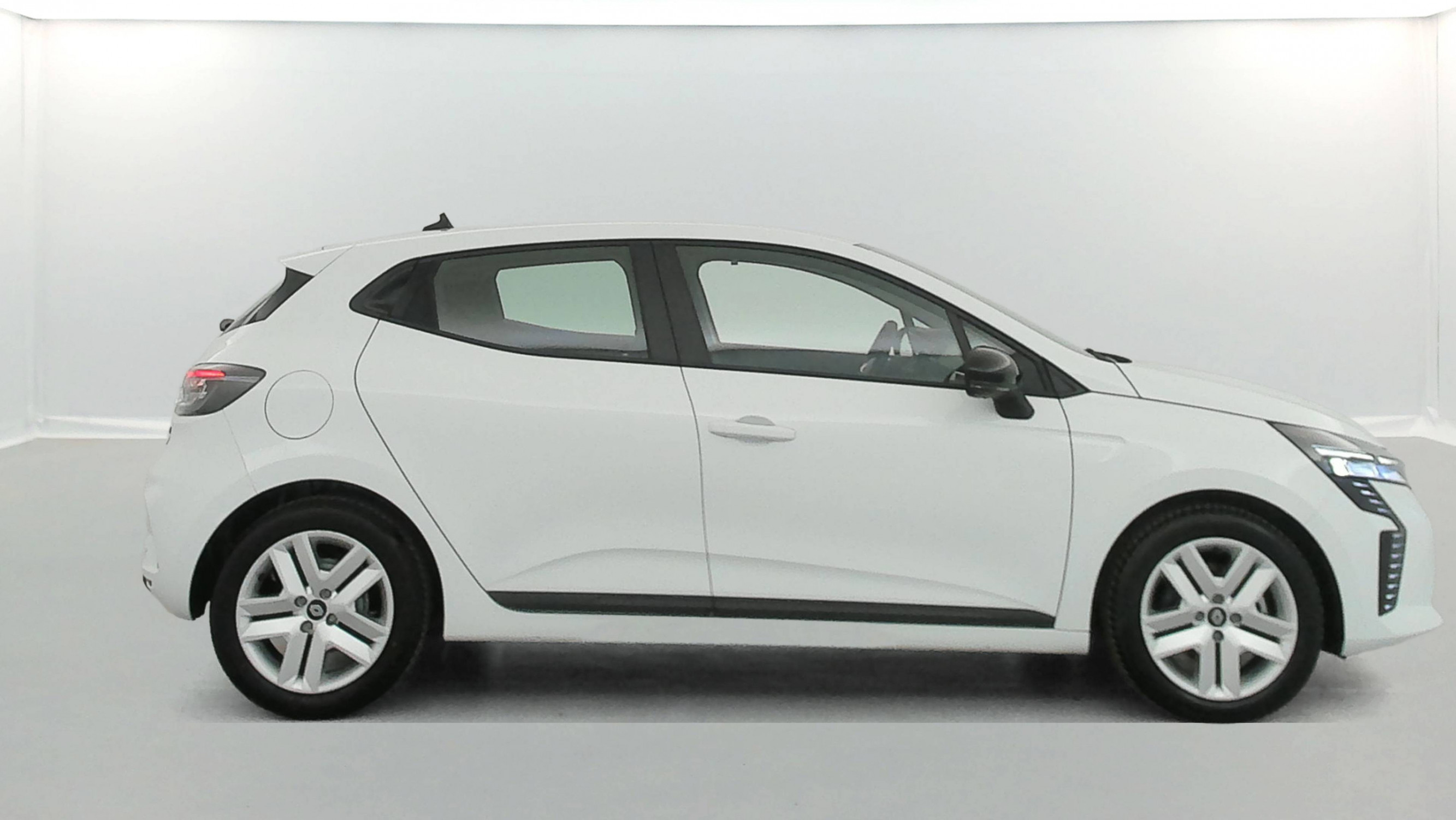 Vente en ligne Renault Clio 5 Clio E-Tech full hybrid 145 ch GSR2 au prix de 19 790 €