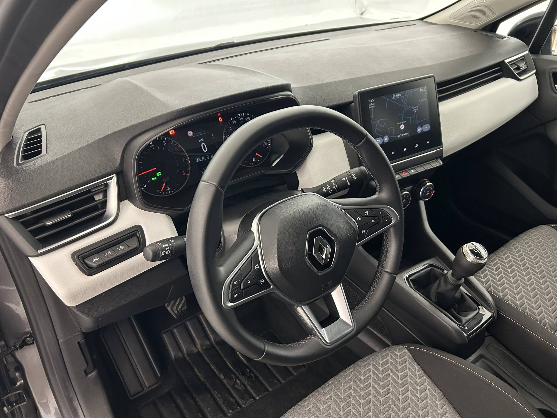 Vente en ligne Renault Clio 5 Clio TCe 90 au prix de 14 990 €