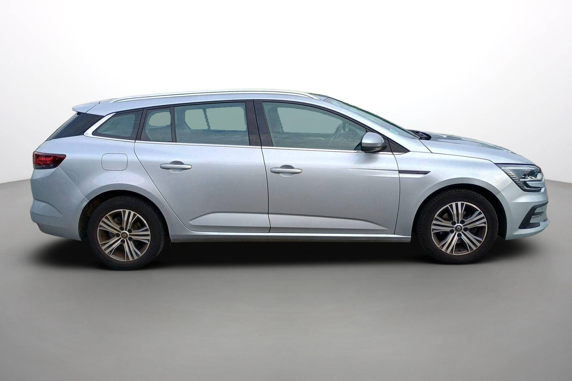 Vente en ligne Renault Megane 4 Estate  Blue dCi 115 au prix de 14 990 €