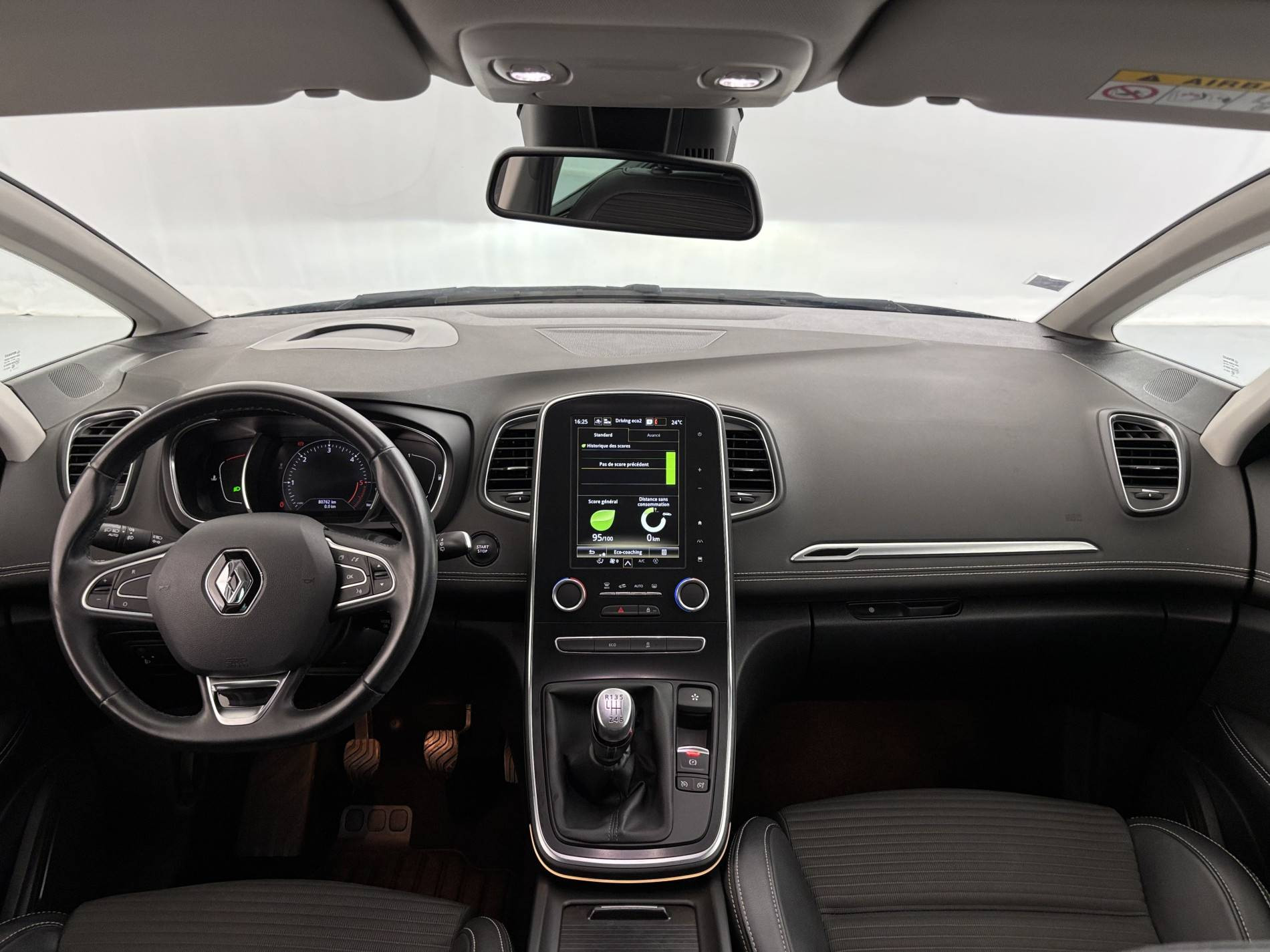 Vente en ligne Renault Scenic 4 Scenic Blue dCi 120 au prix de 16 900 €