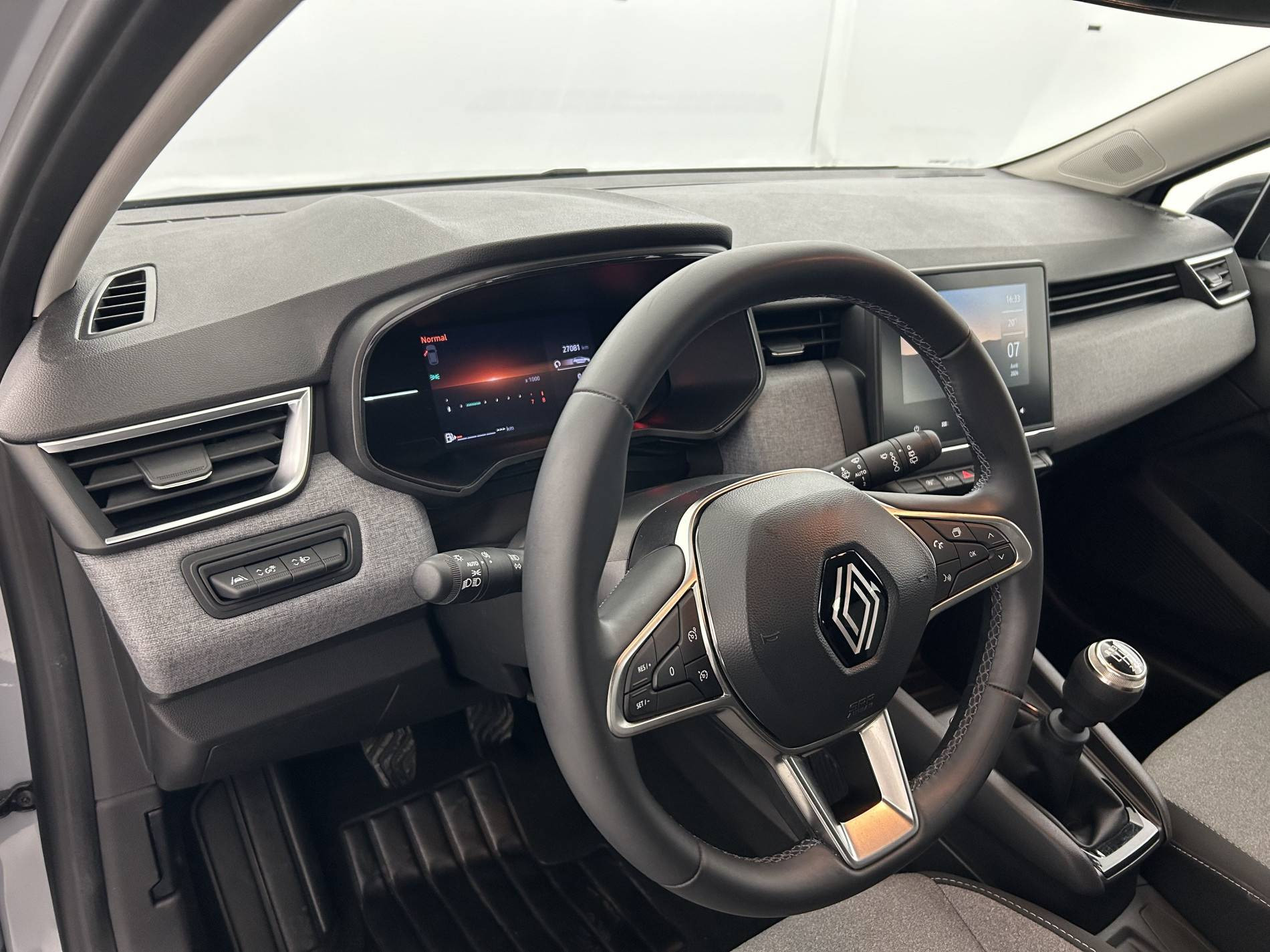 Vente en ligne Renault Clio 5 Clio TCe 90 au prix de 14 990 €