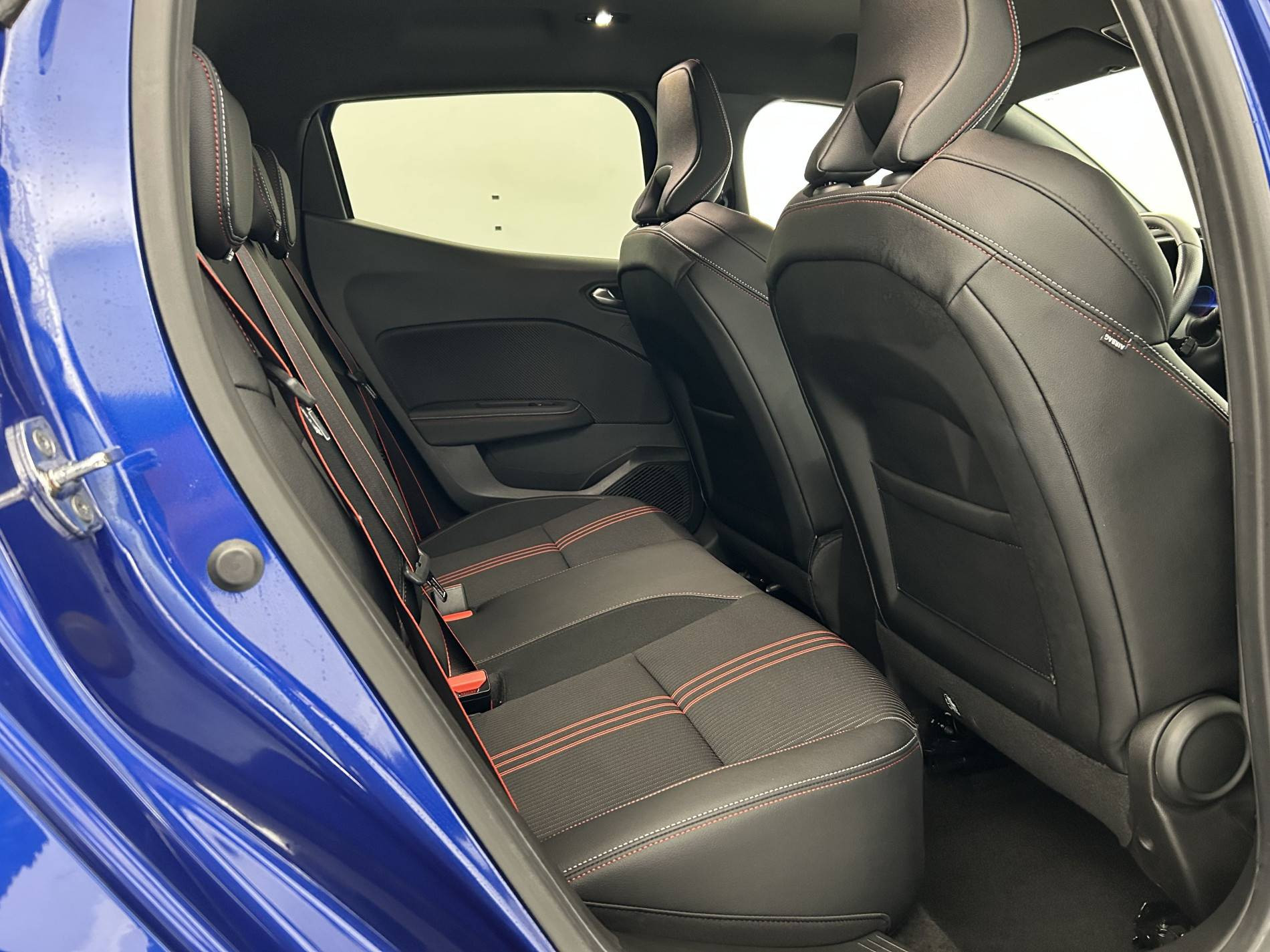 Vente en ligne Renault Clio 5 Clio E-Tech 140 - 21N au prix de 17 790 €