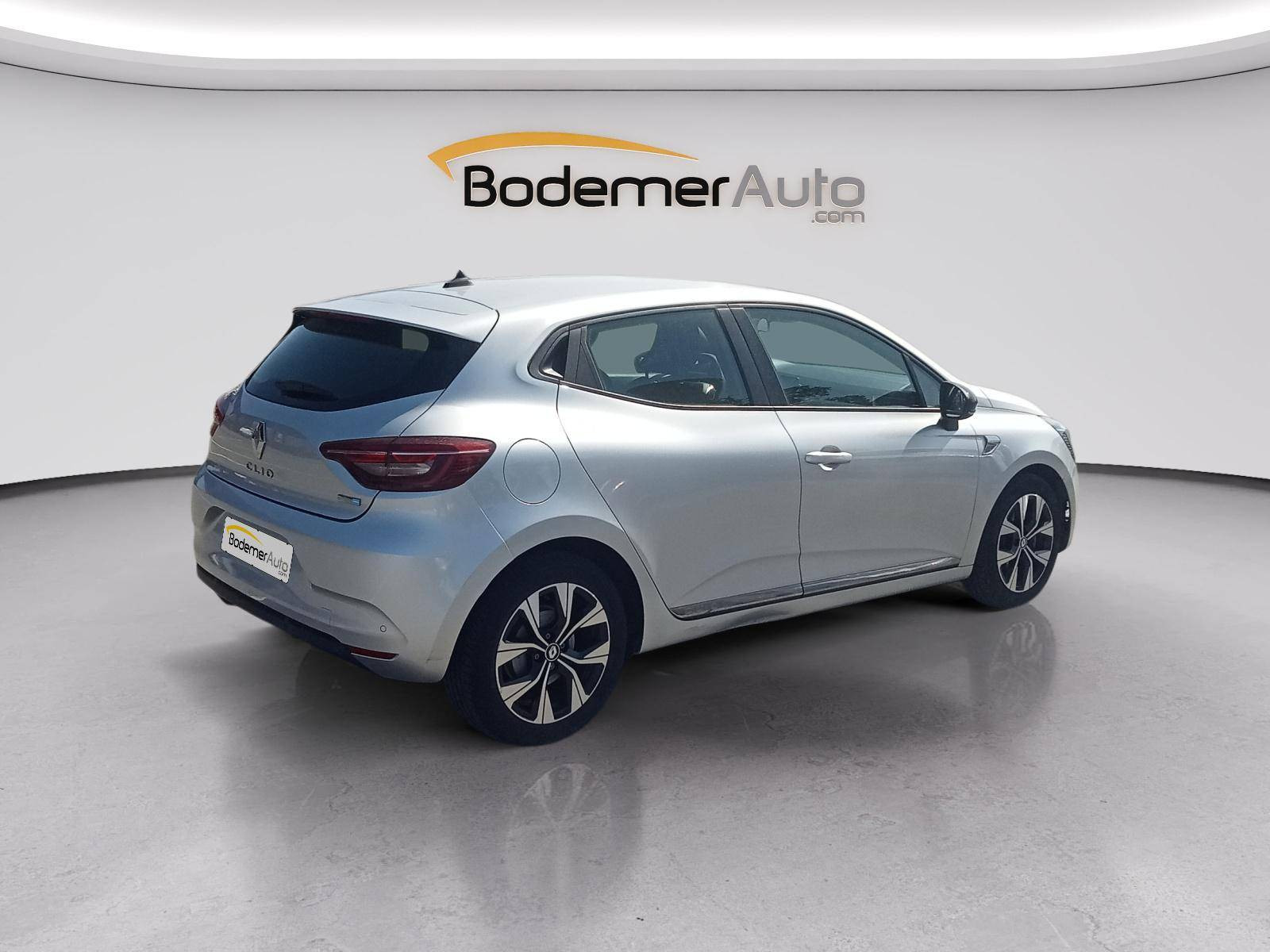 Vente en ligne Renault Clio 5 Clio E-Tech 140 - 21N au prix de 16 490 €